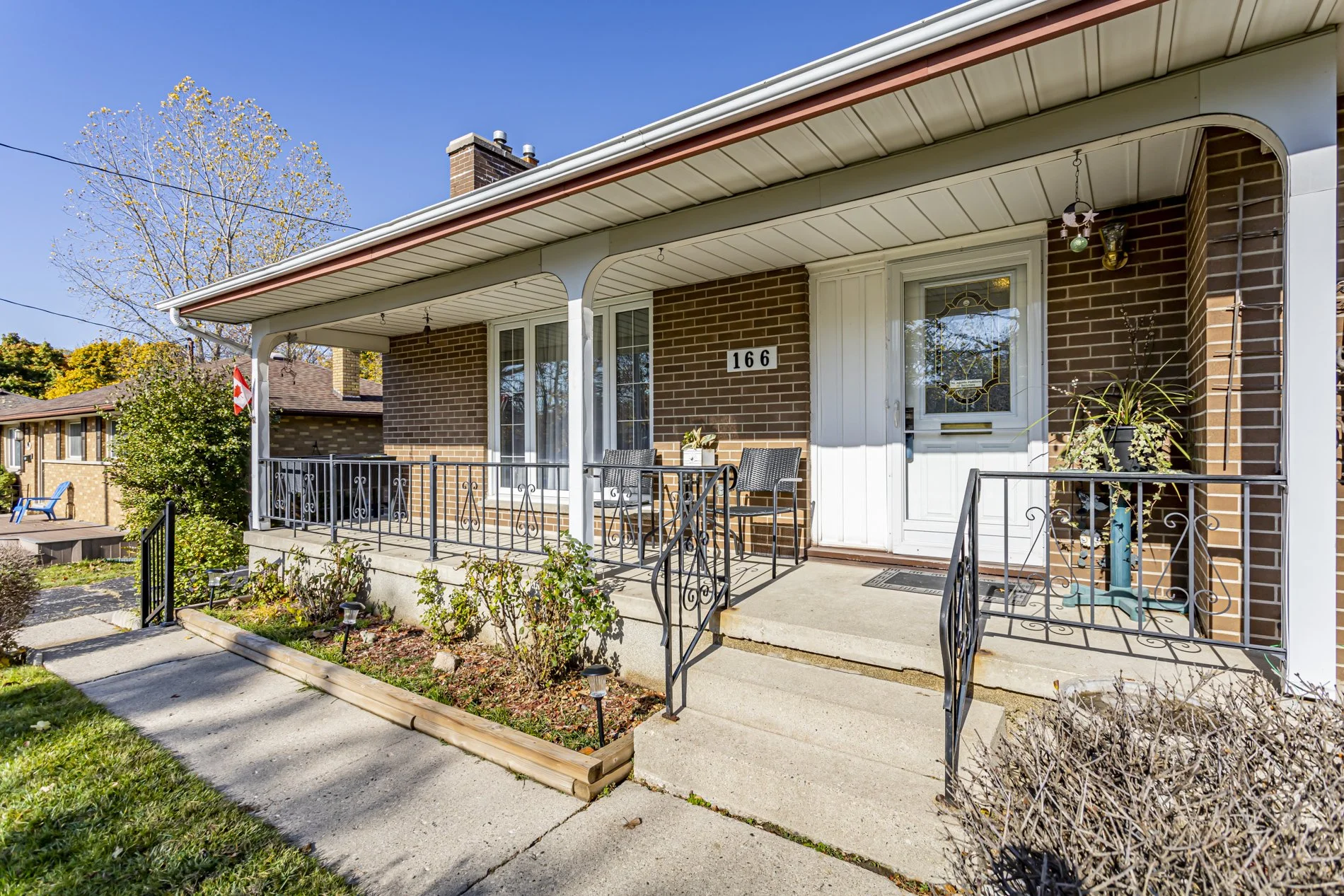 166 Base Line Rd W_05.JPG