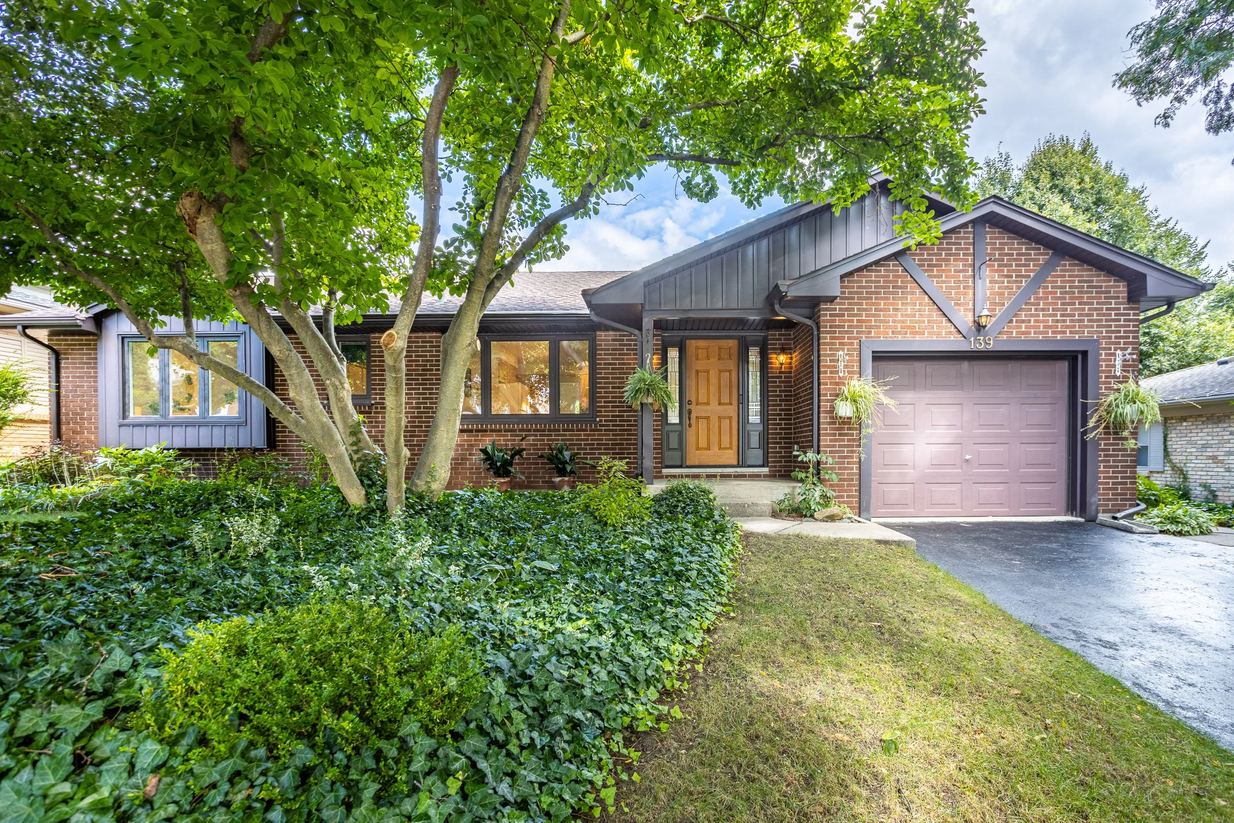 139 Springfield Cres-3.jpg