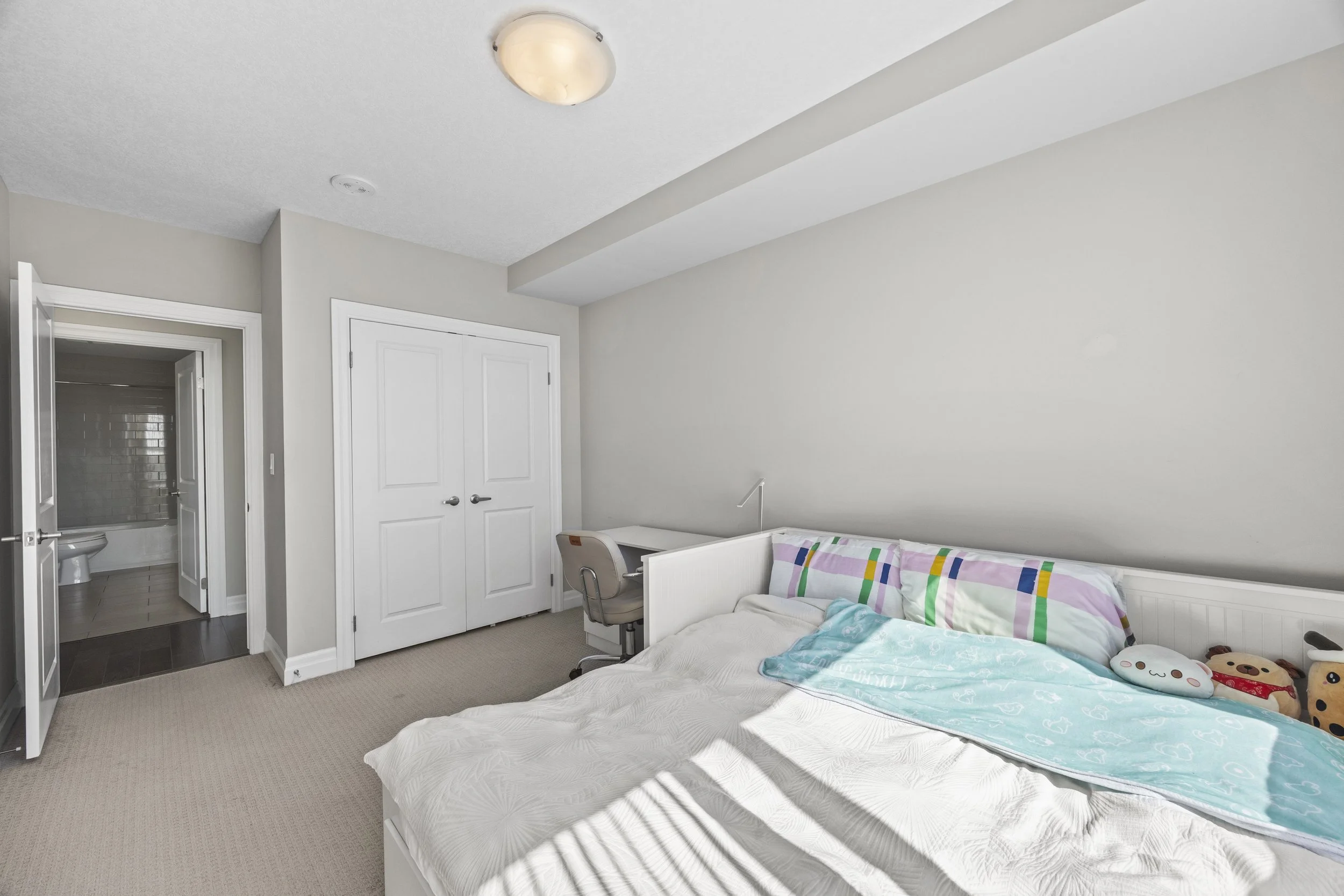 605-240 Village Walk -34.JPG