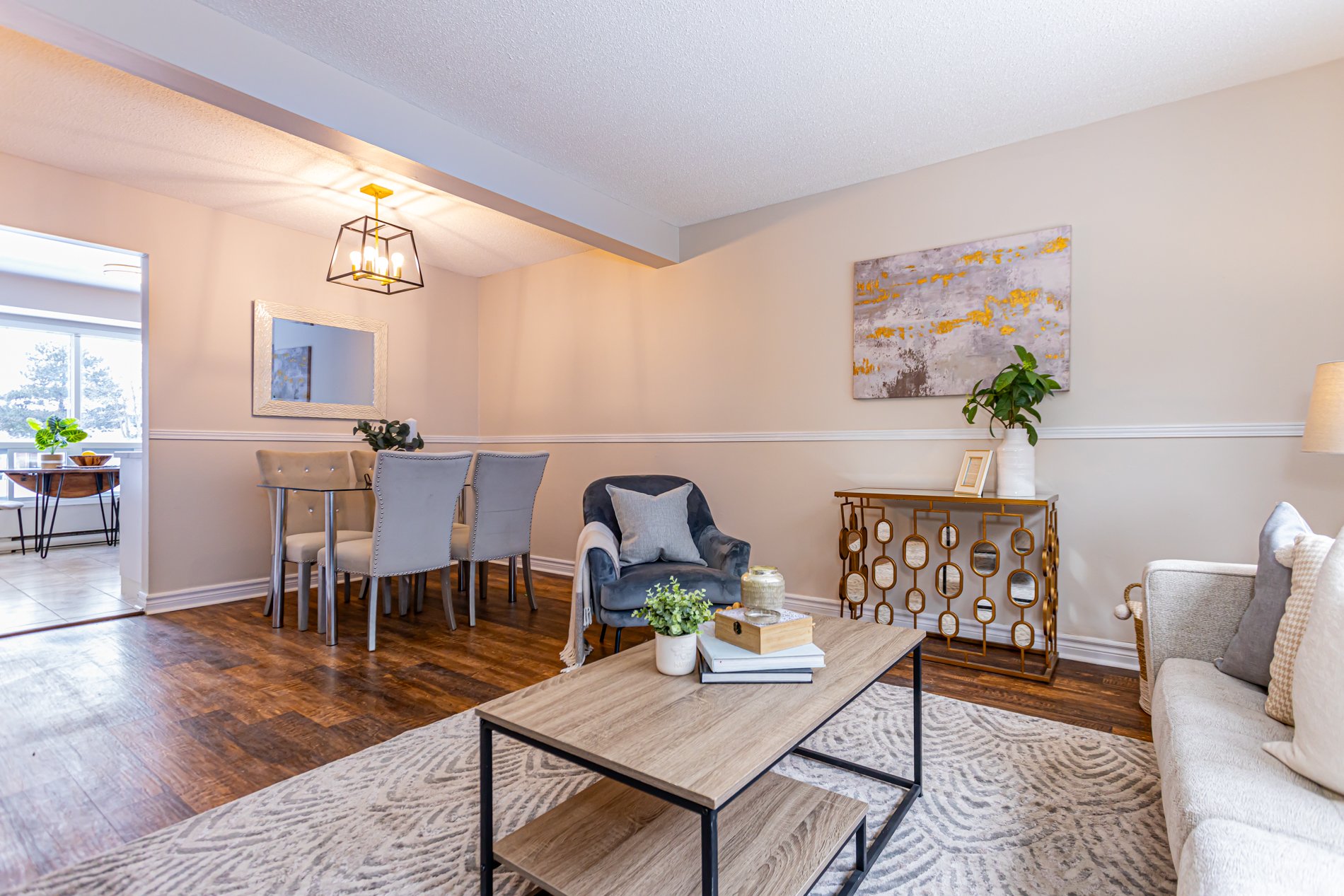 42-355 Sandringham Cres-12.jpg