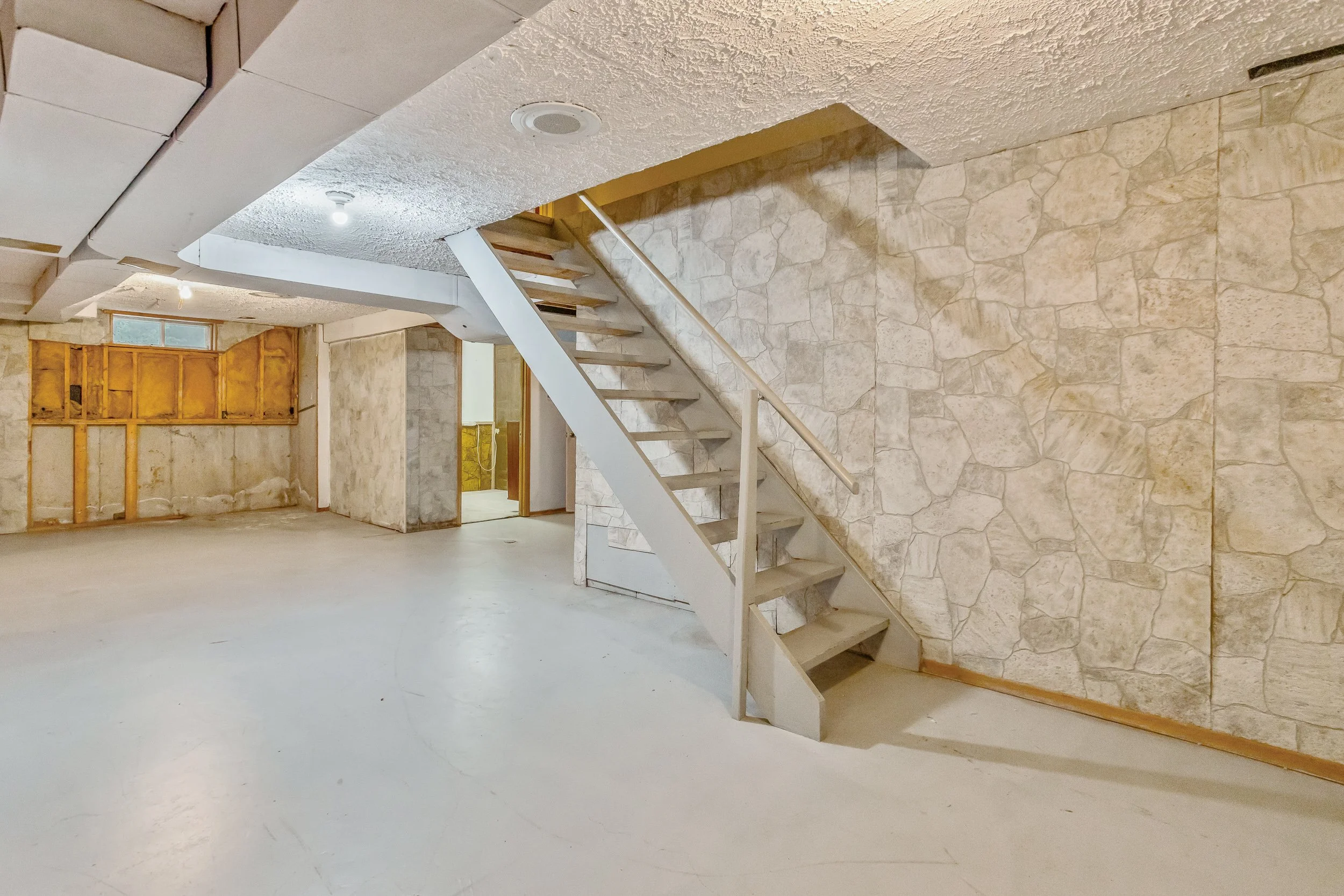 62 Andover Dr-35.jpg