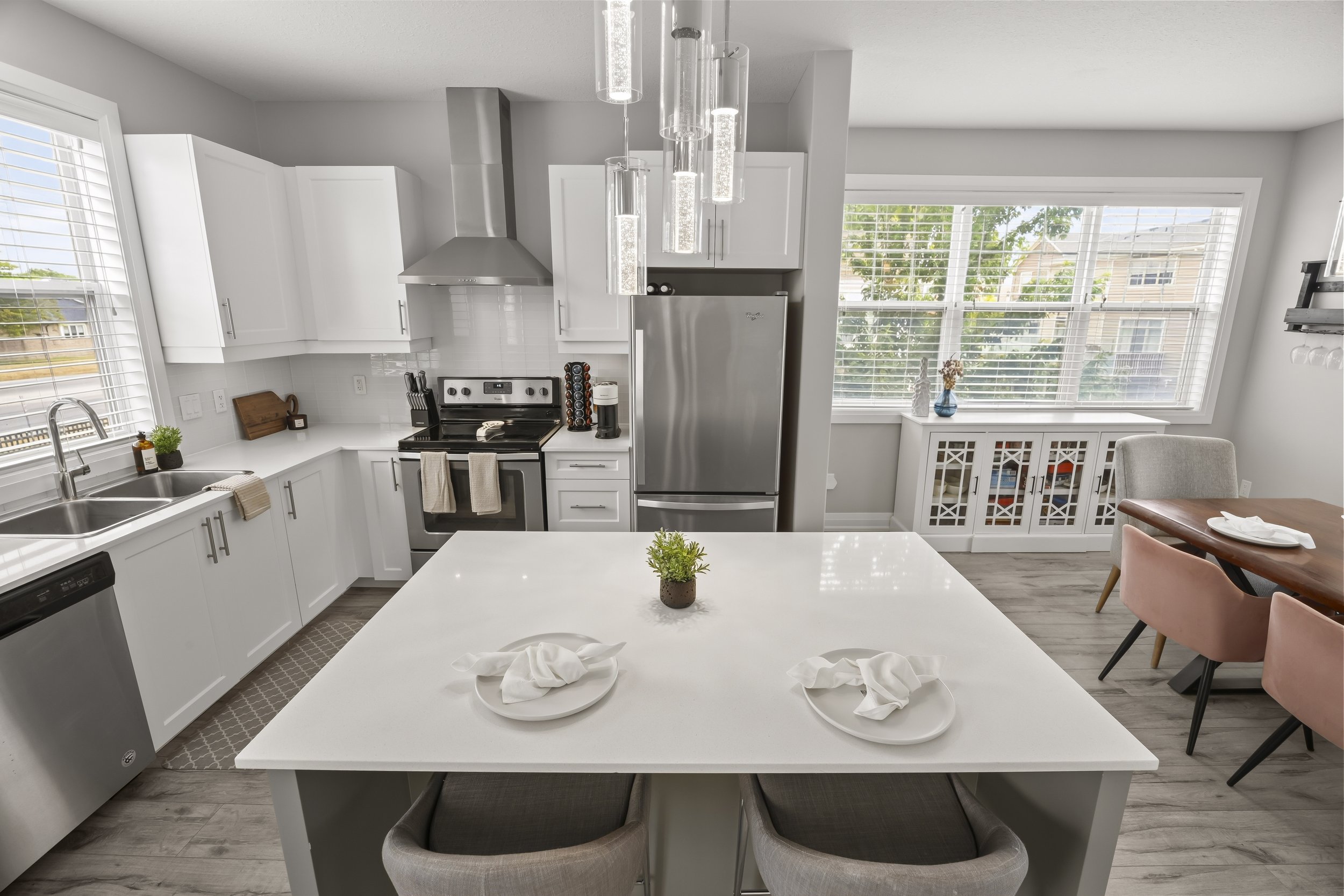 18-3025 Singleton Ave -18.JPG