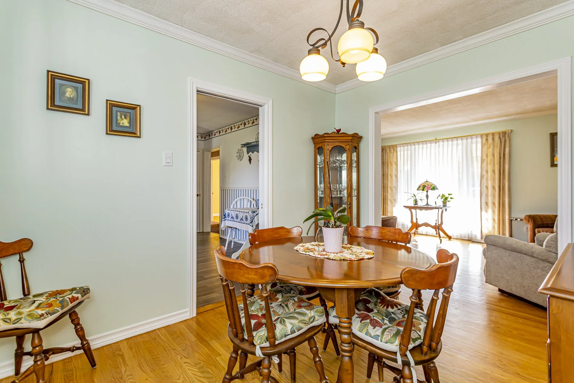 166 Base Line Rd W_14.JPG