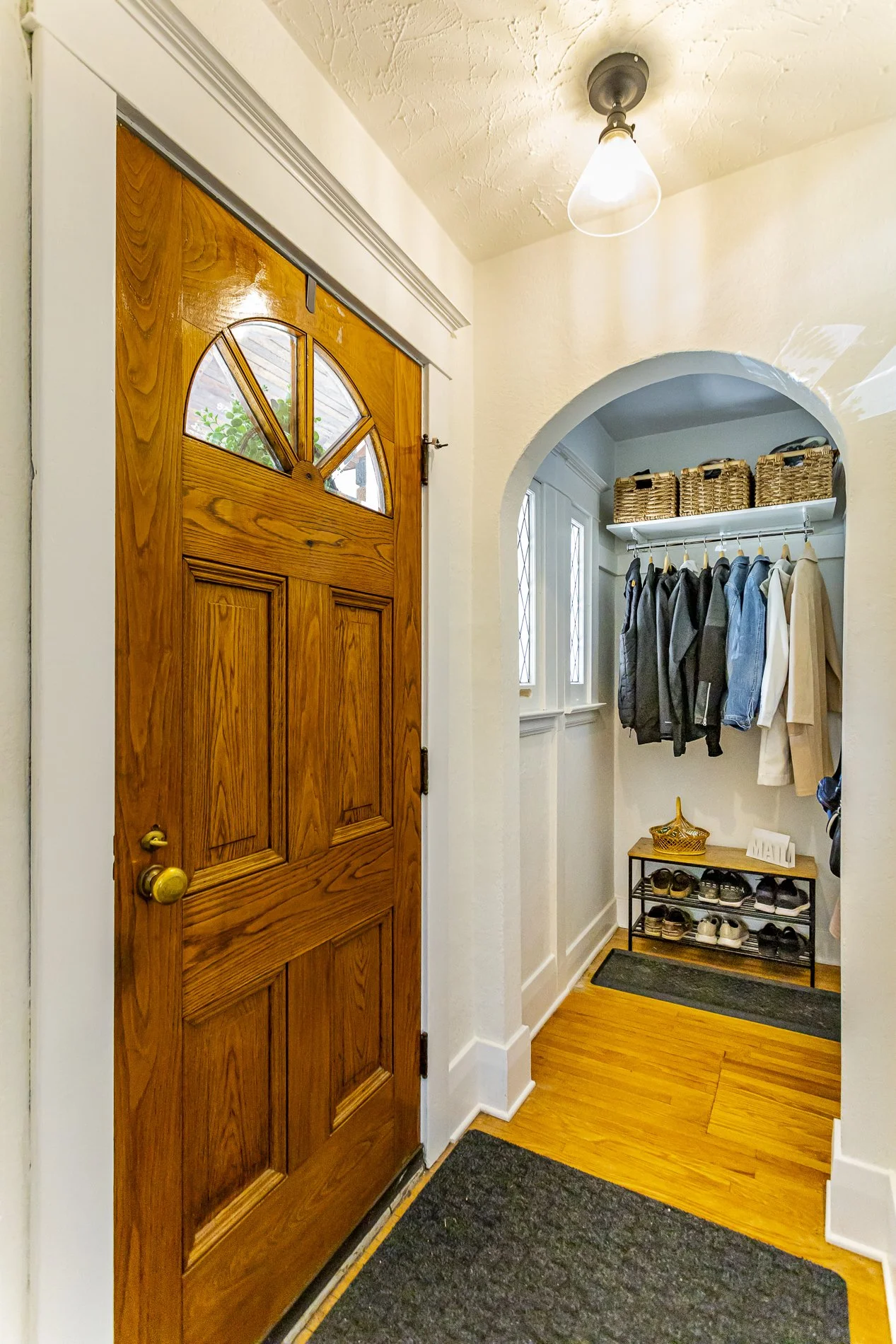 668 Emery St_07.jpg