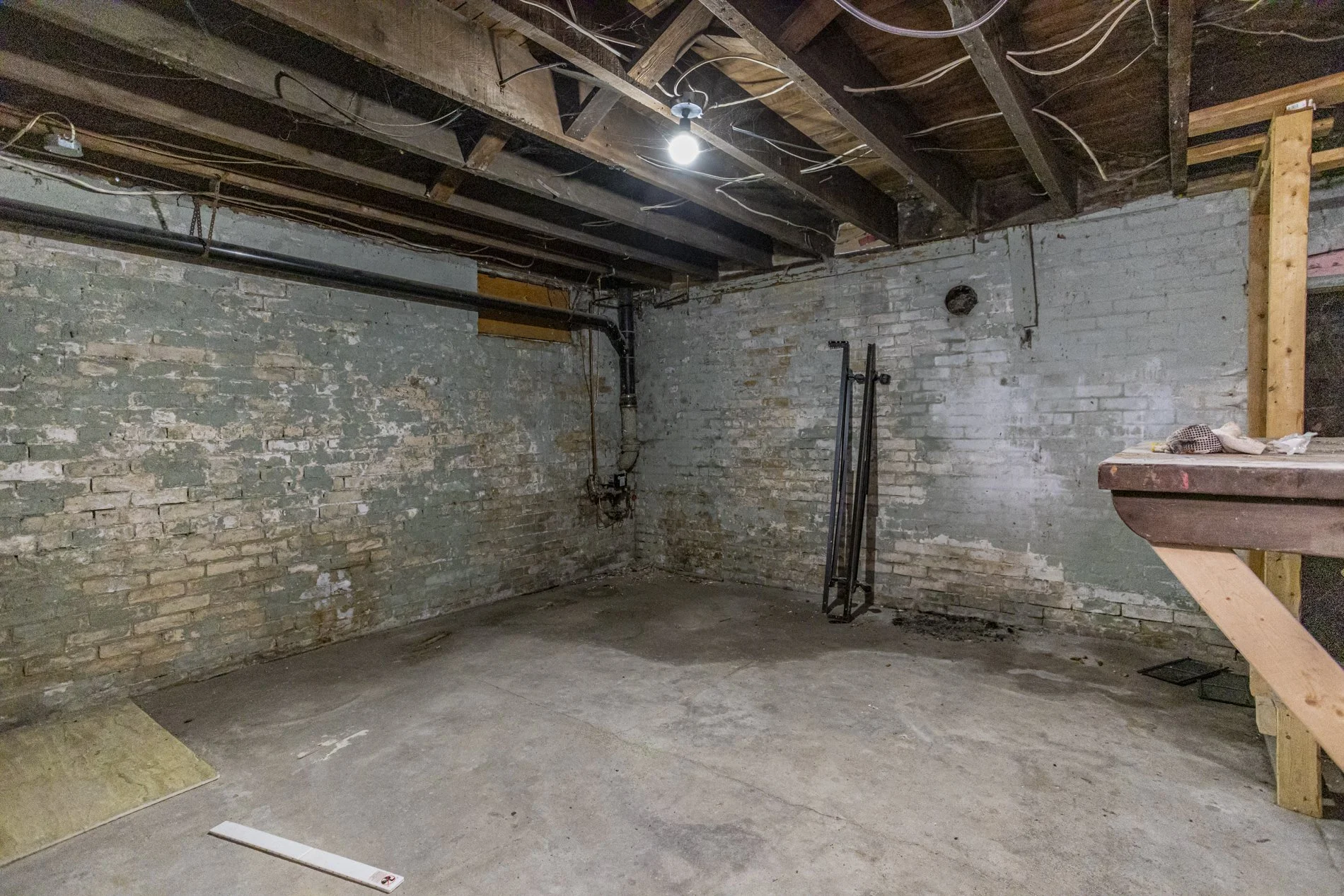 621 Dufferin Ave_20.JPG