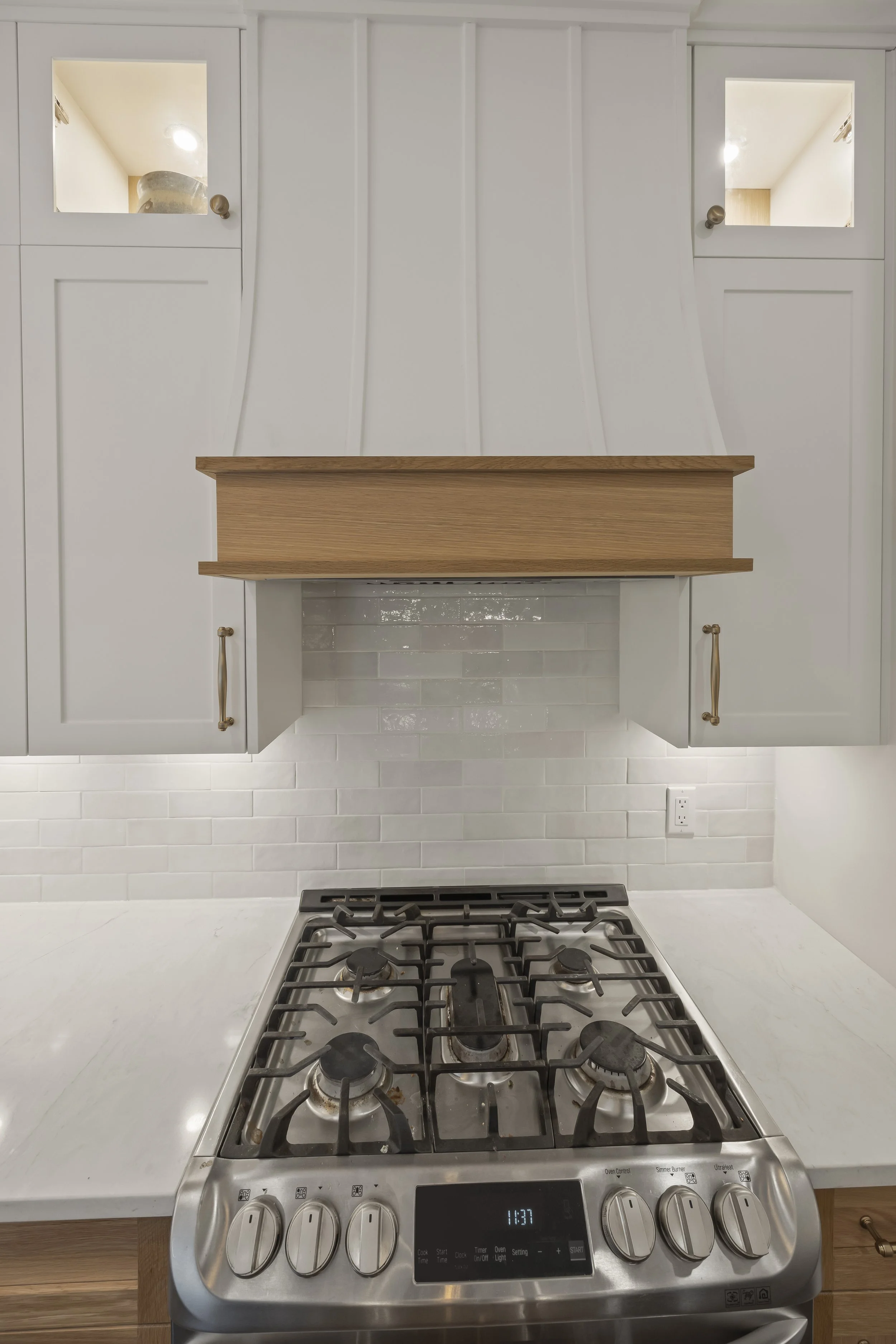 672 Clearwater Cres -09.JPG