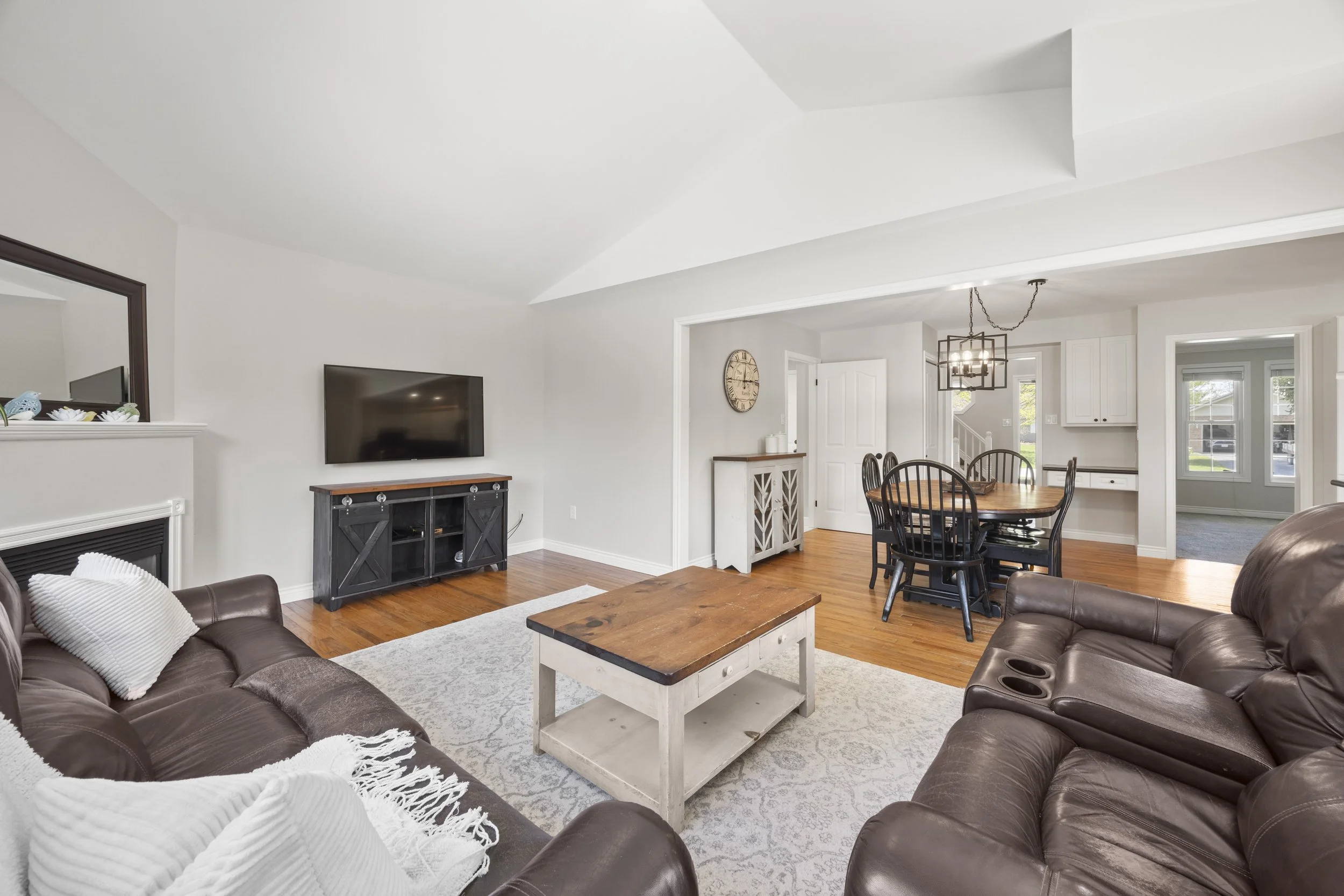 114 Brookfield St -14.JPG