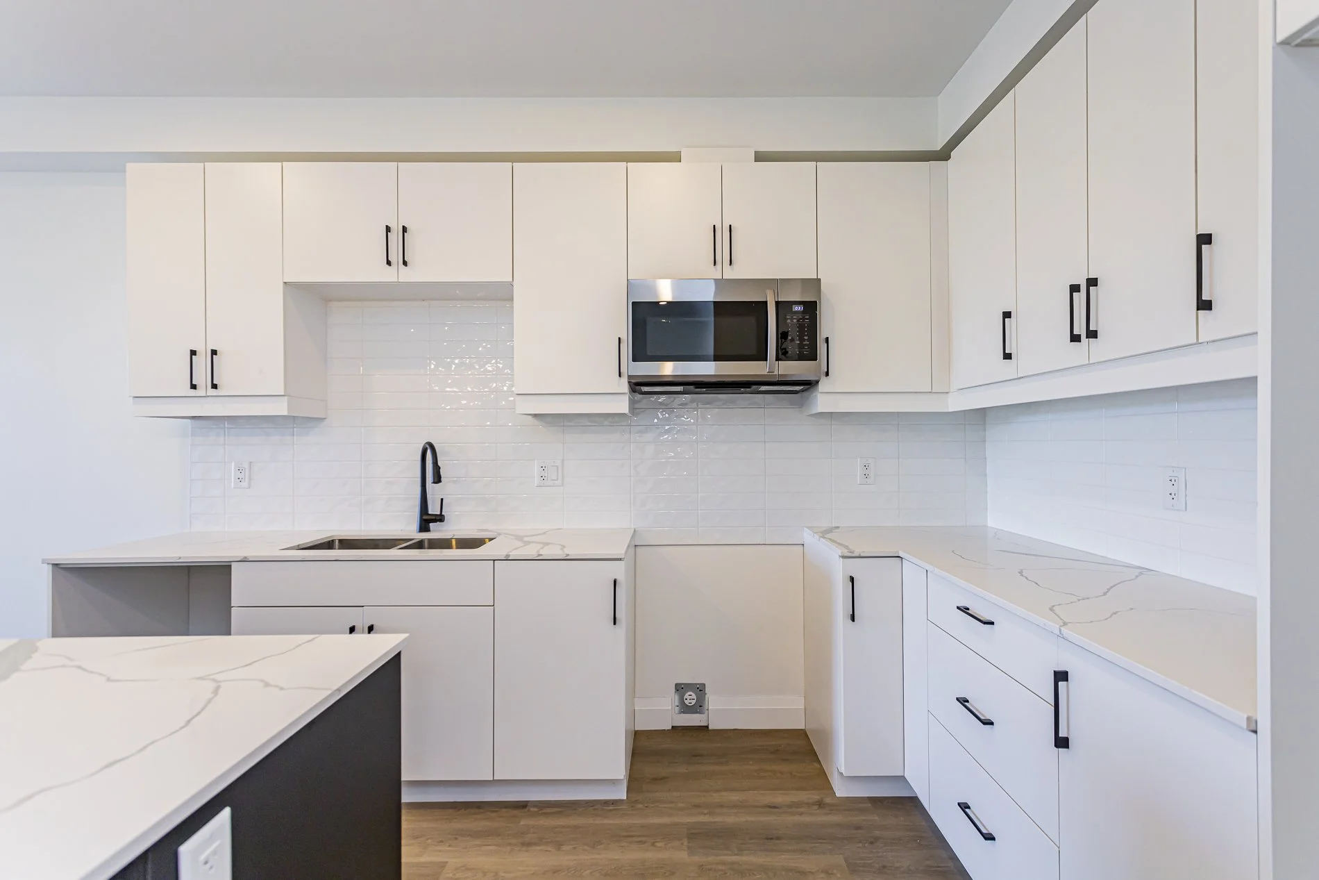 177-3900 Savoy St-Int_09.jpg