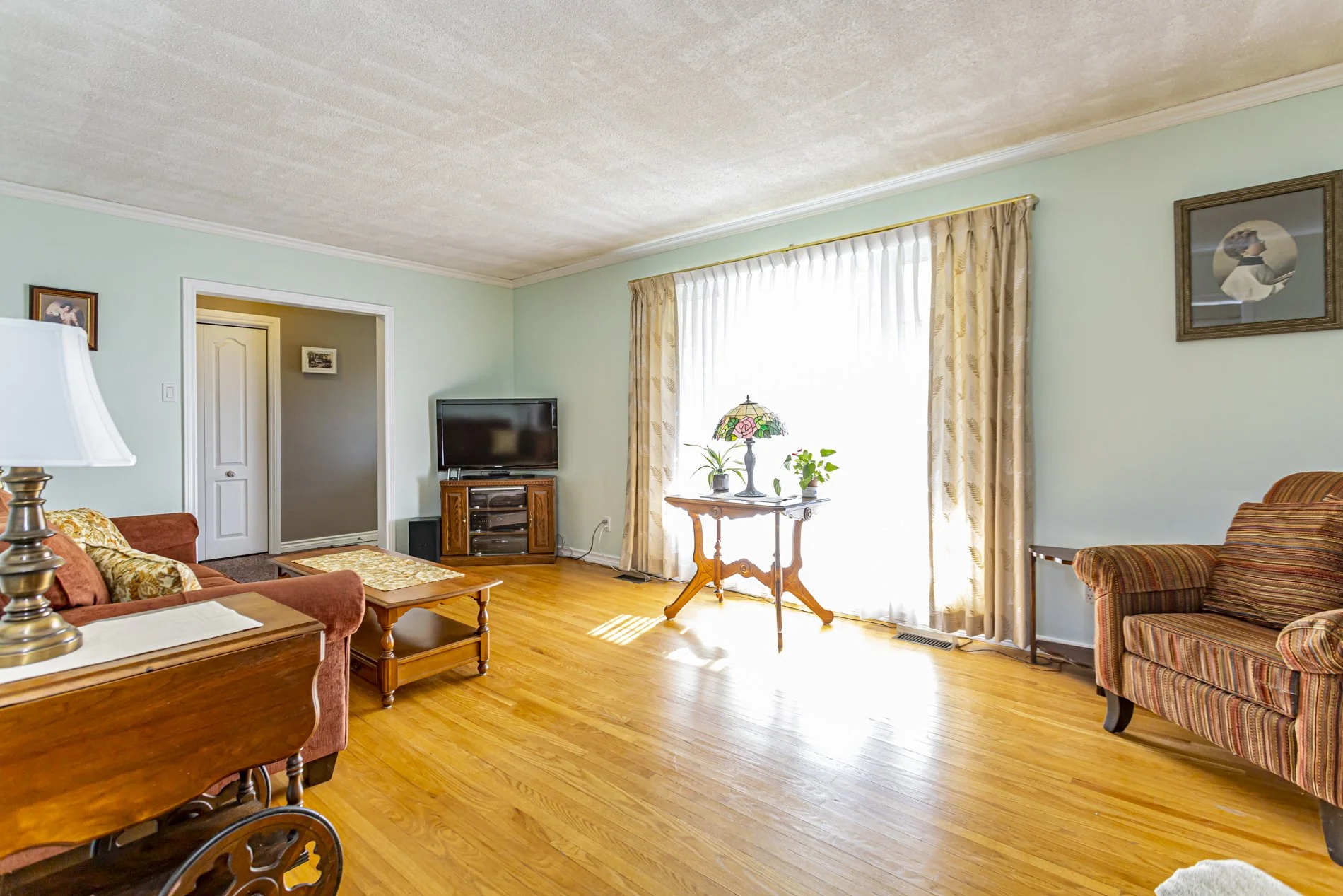 166 Base Line Rd W_12.JPG