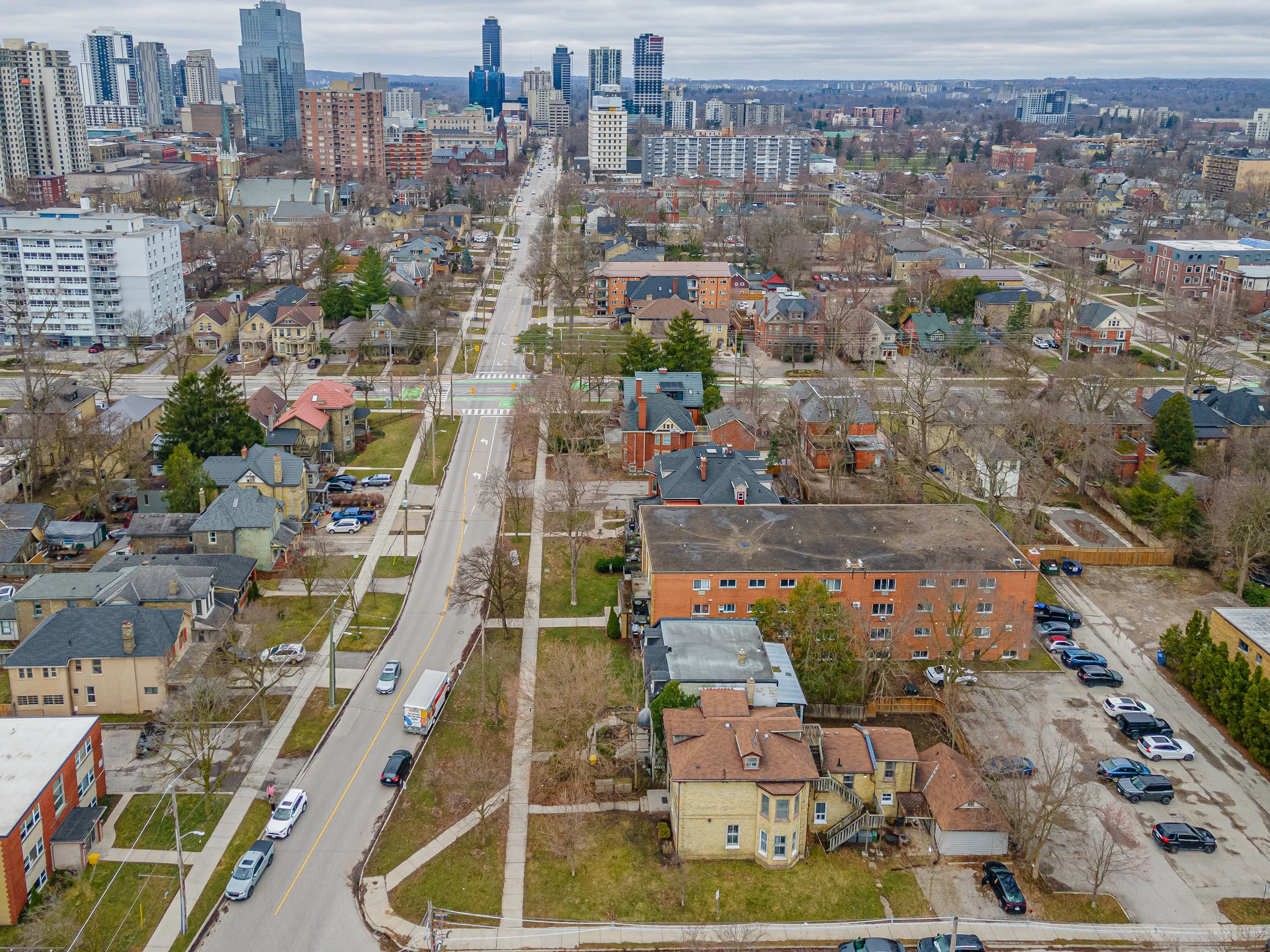 434 Dufferin Ave -41.jpg