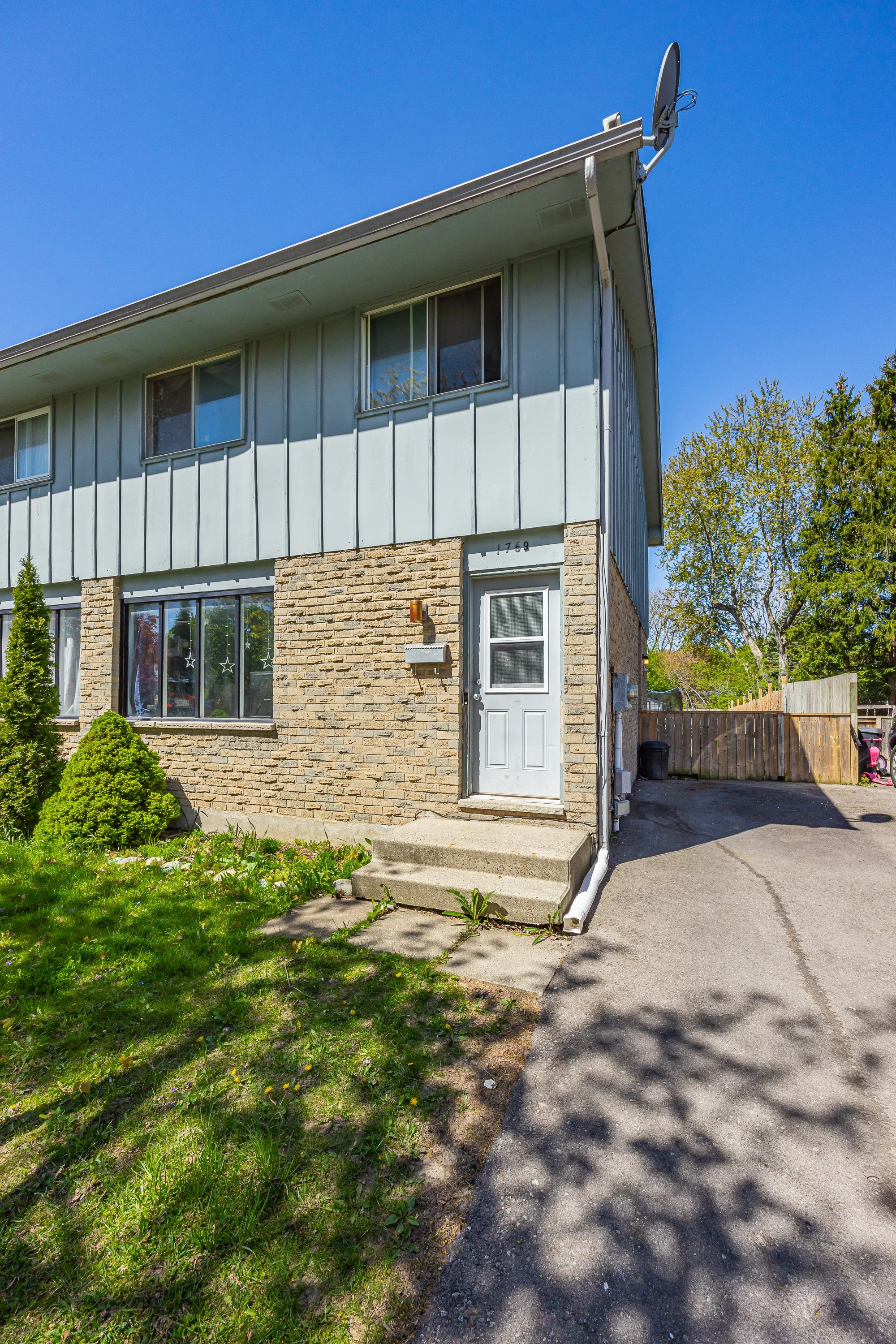 1769 Aldersbrook Rd -06.jpg
