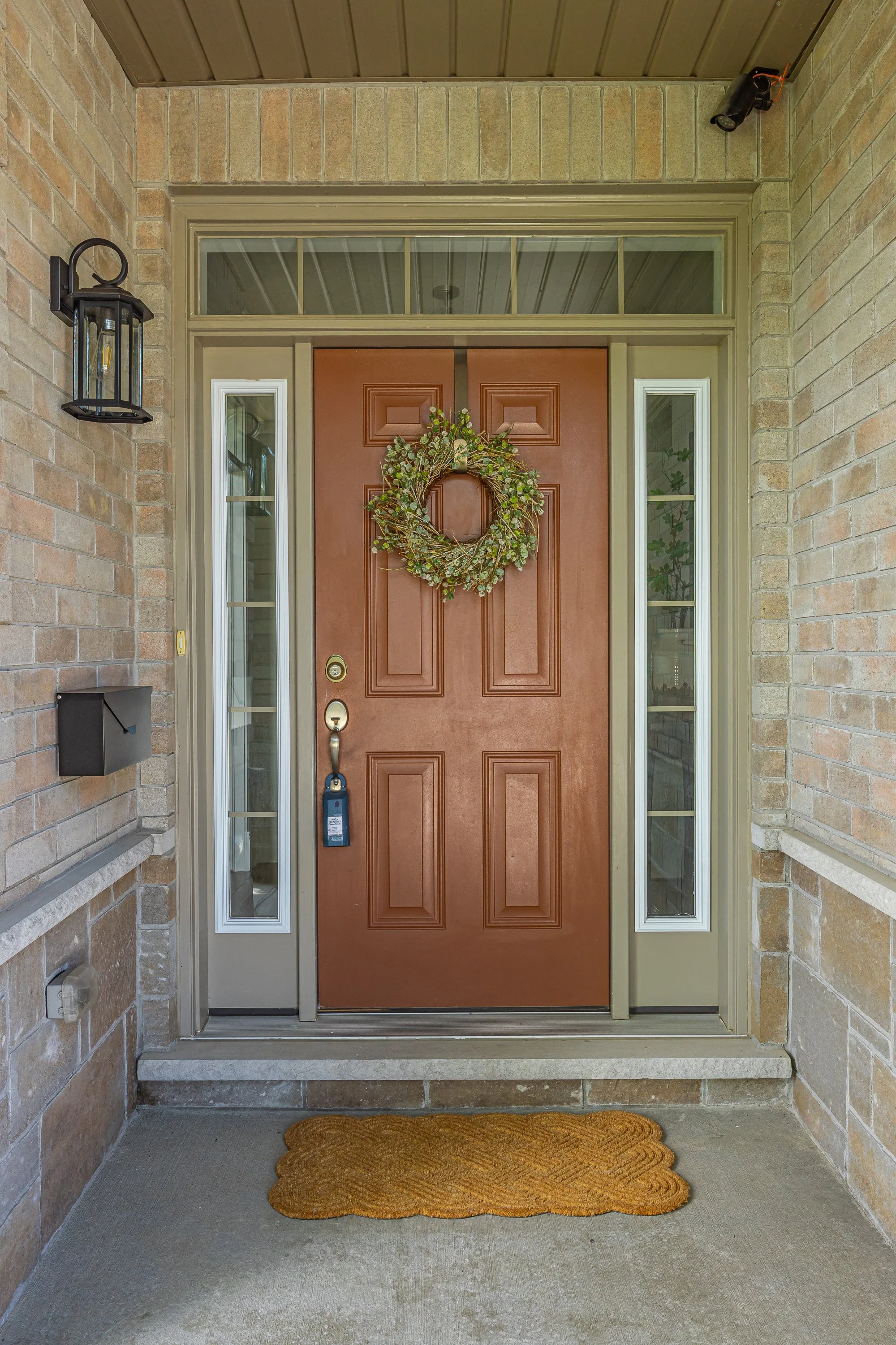 10-2080 Beaverbrook Ave -07.jpg
