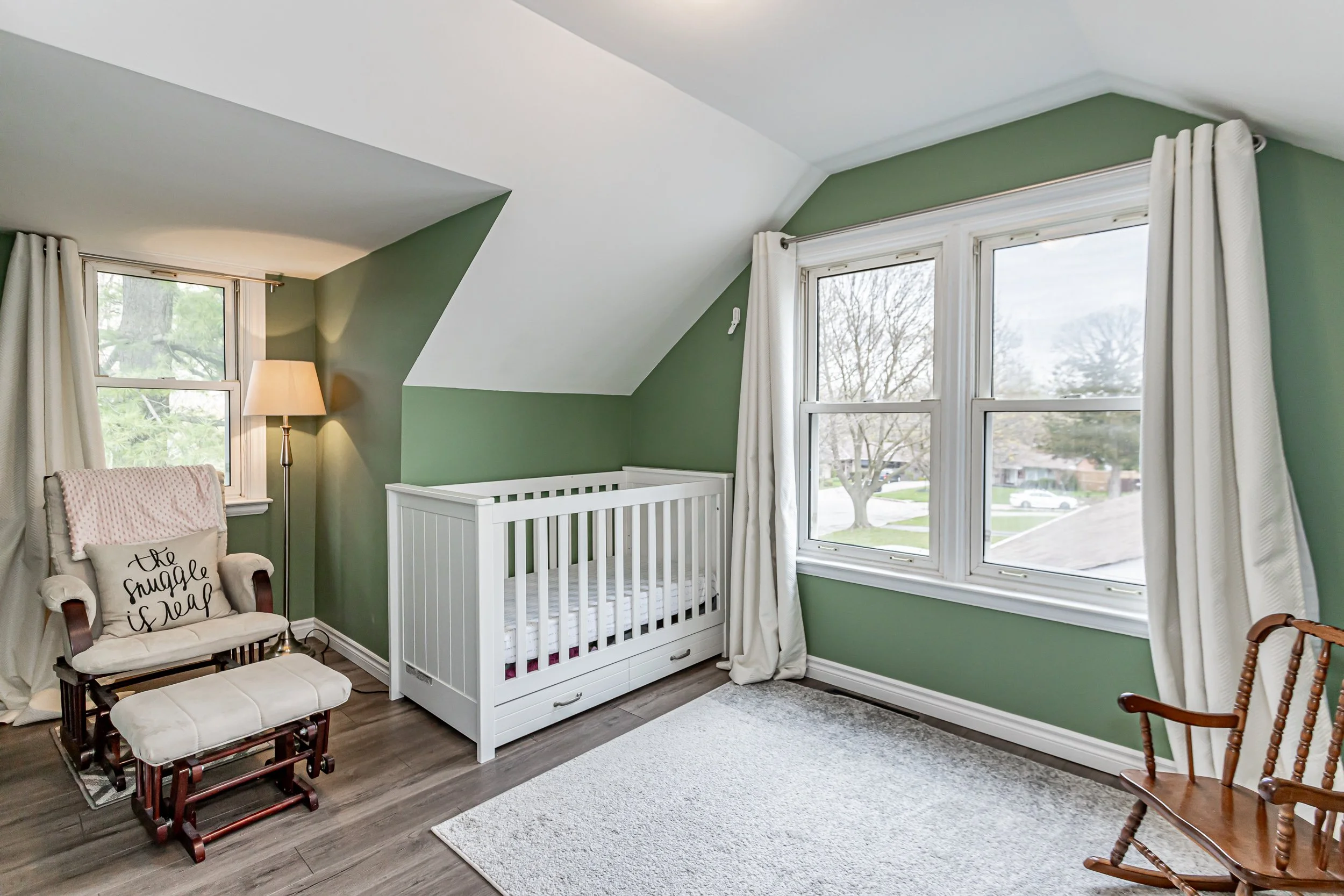 537 Ridgewood Cres-22.jpg