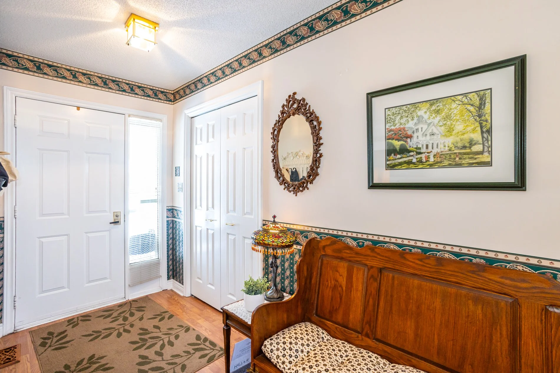 60 Hawkins Cres-7.jpg