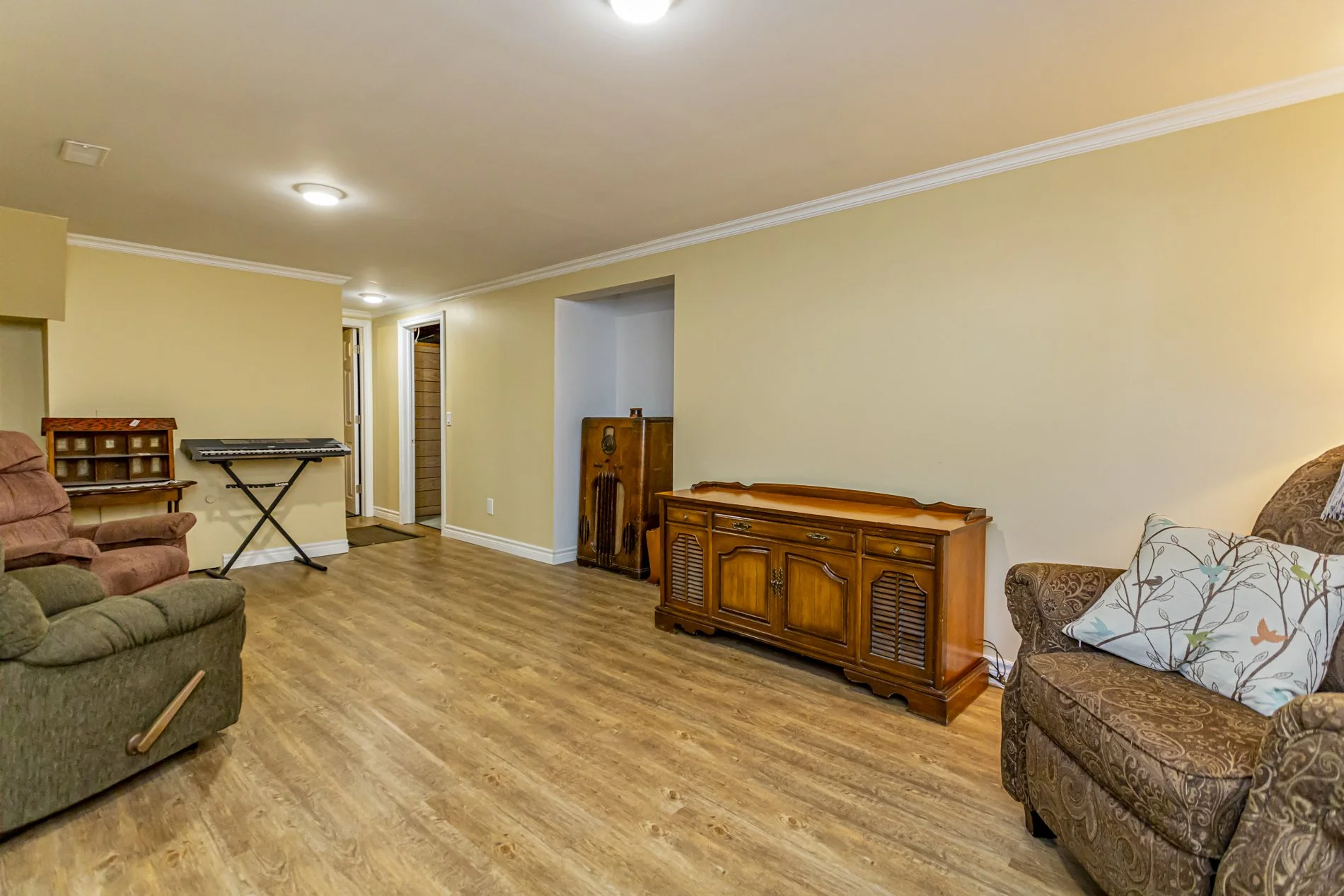 166 Base Line Rd W_35.JPG