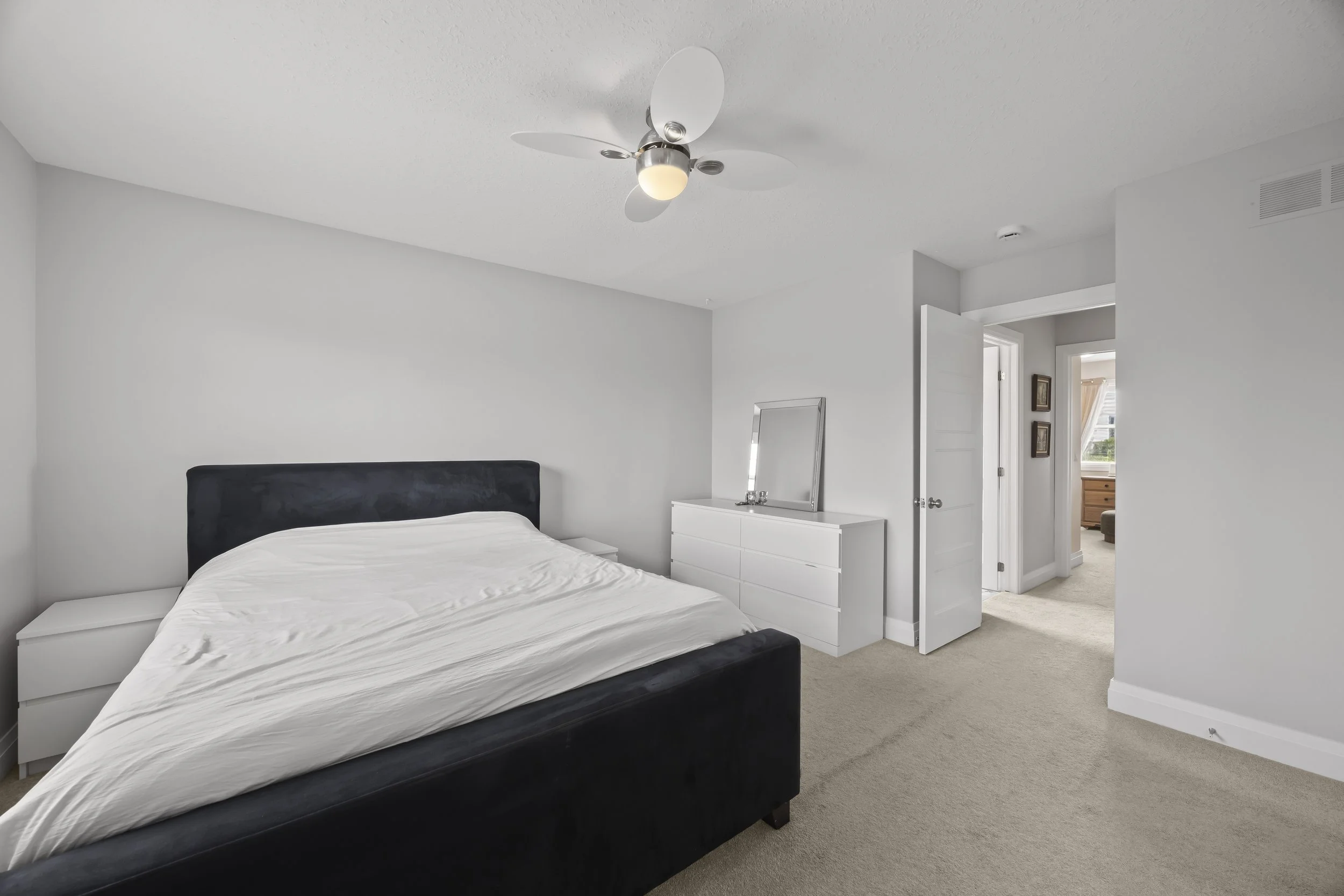 18-3025 Singleton Ave -33.JPG