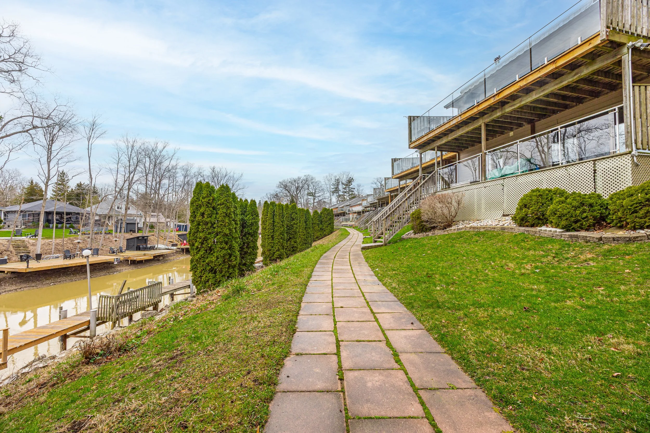 12-90 Ontario St S -41.jpg