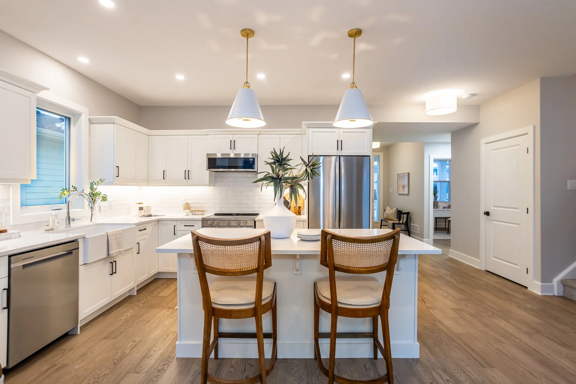 413 Breakwater Blvd-10.jpg