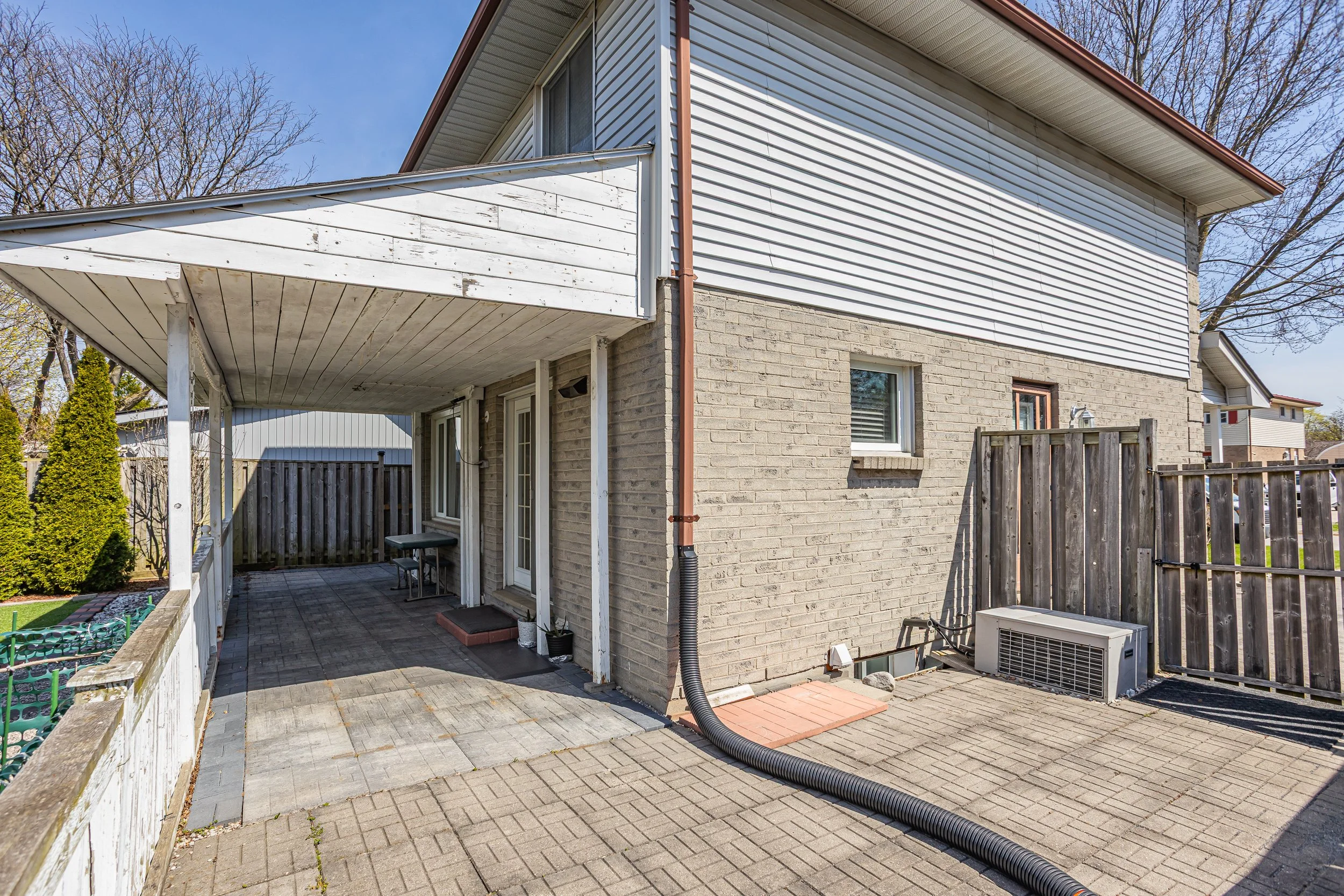 107 Ardsley Cres-33.jpg