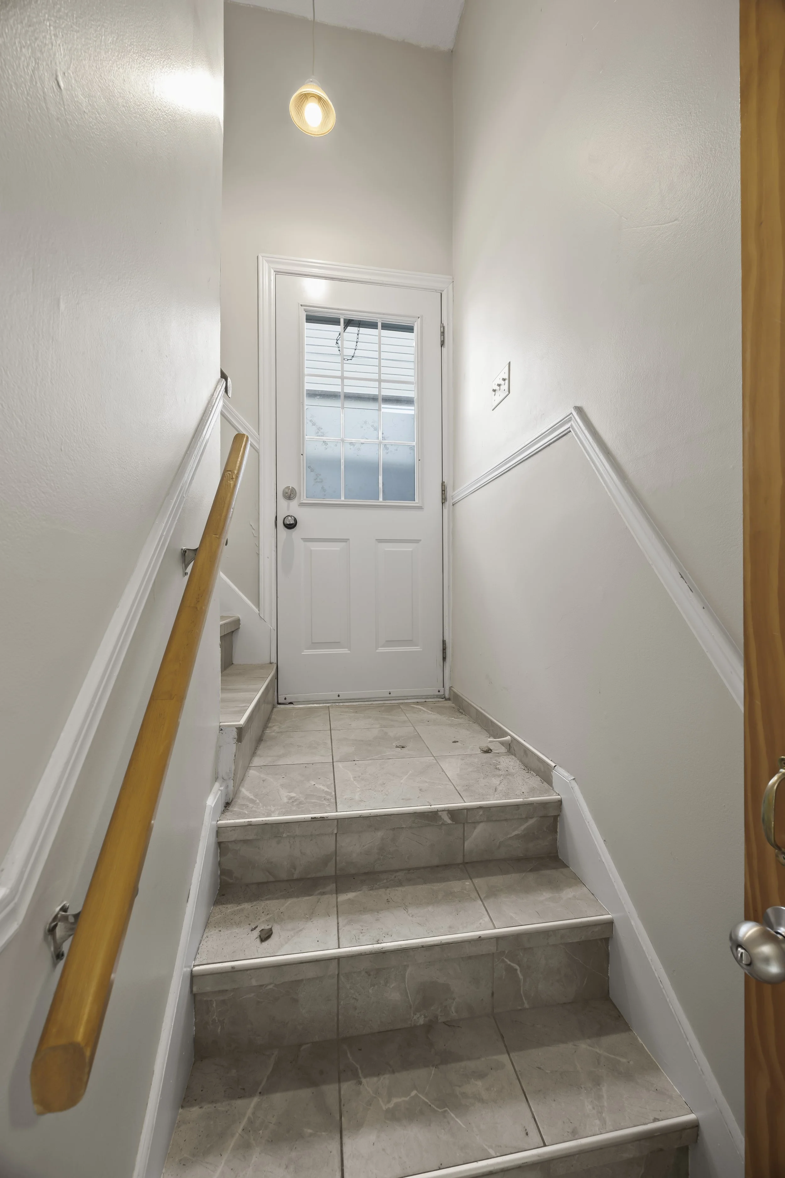 329 Thompson Rd -04.JPG