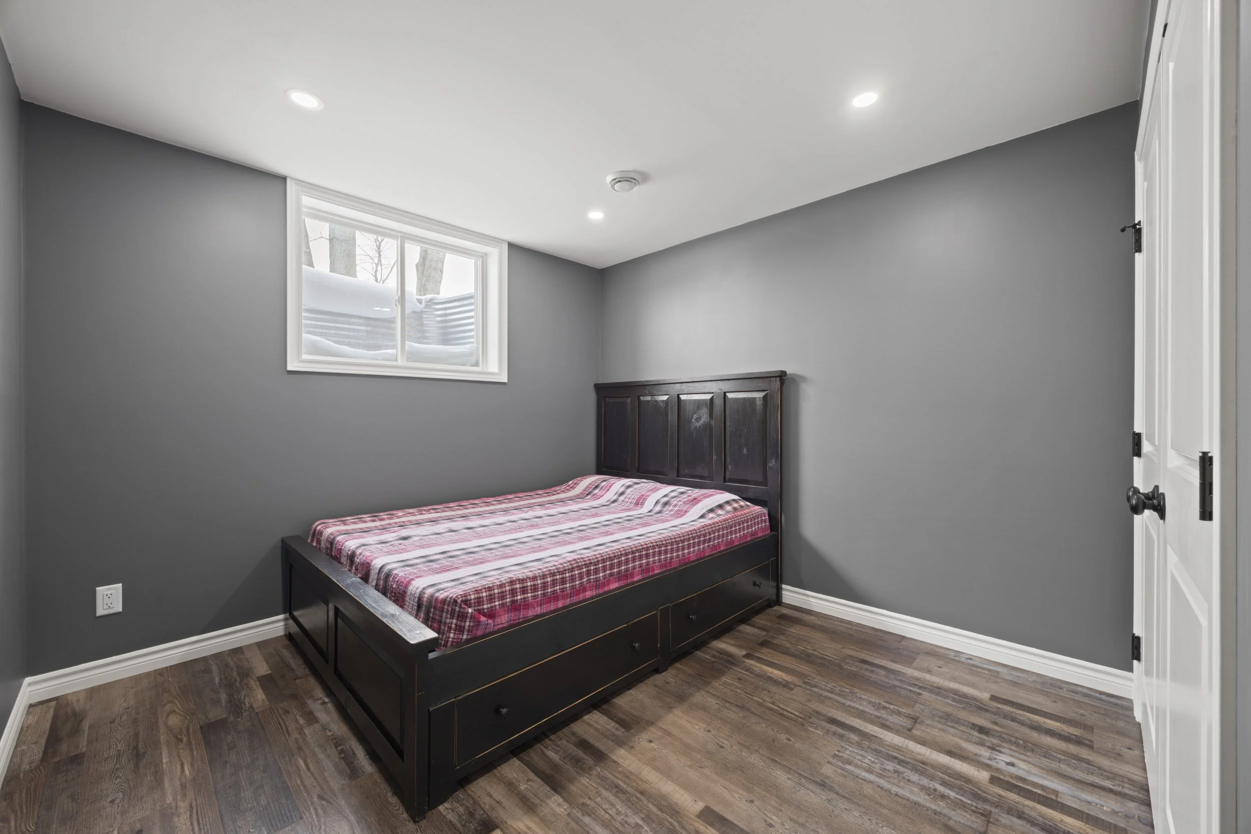 21 Middle St -37.JPG