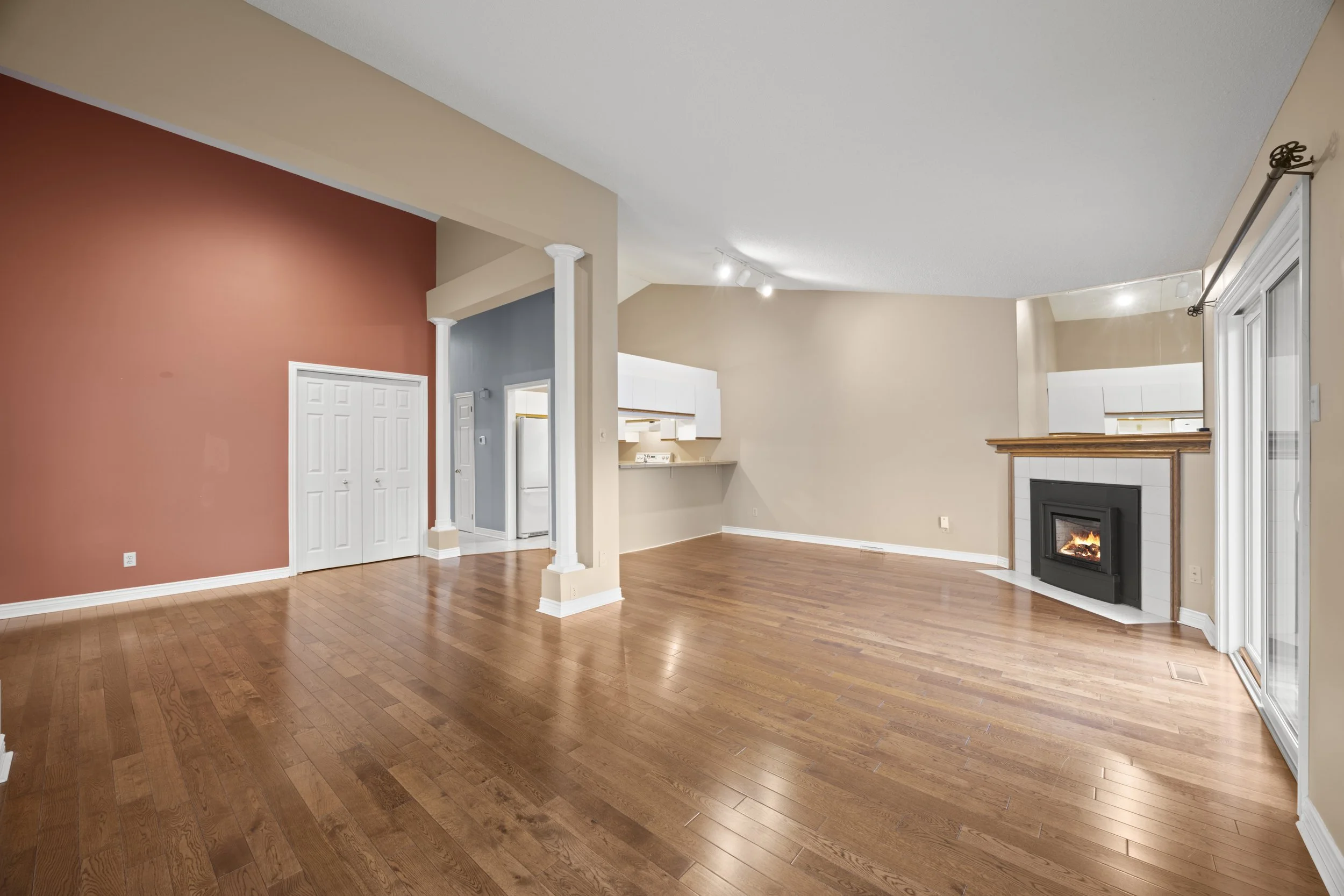 12-90 Ontario St S -11.JPG