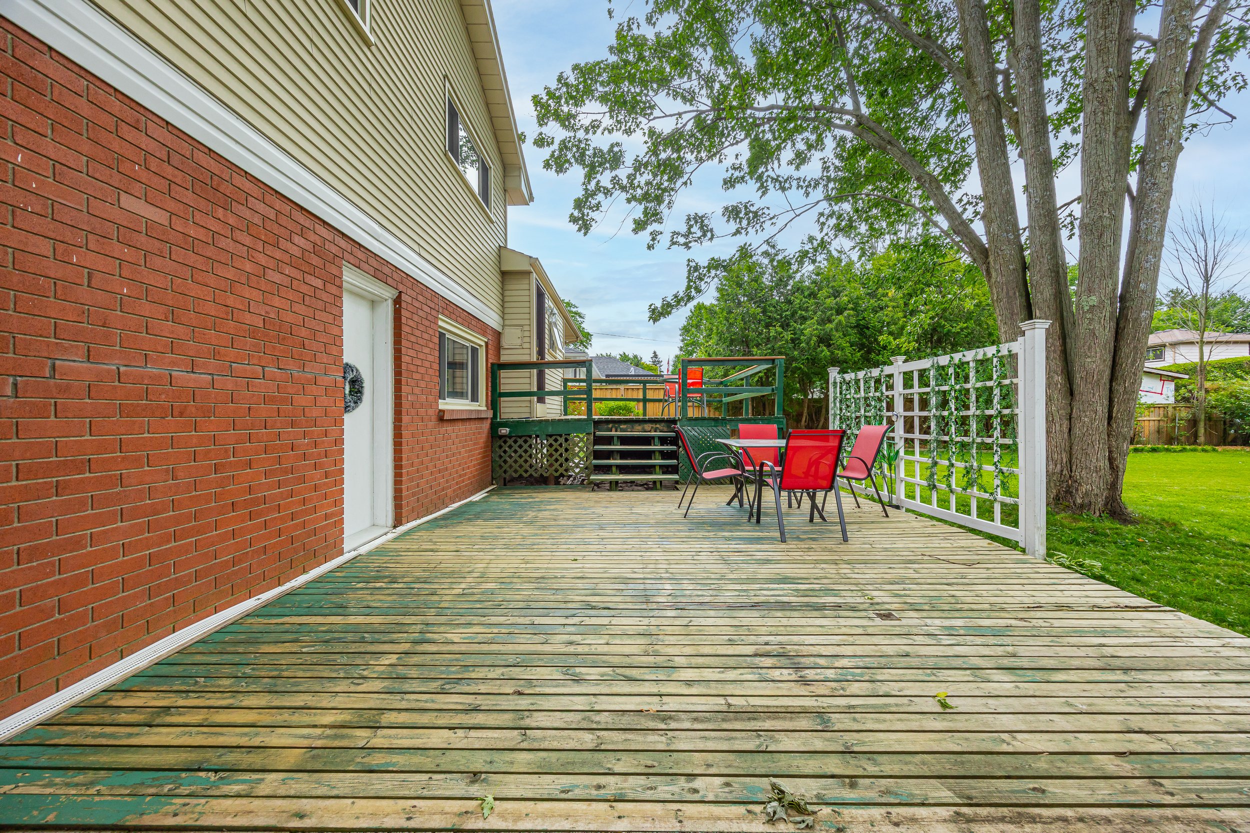 580 Salway St -45.jpg