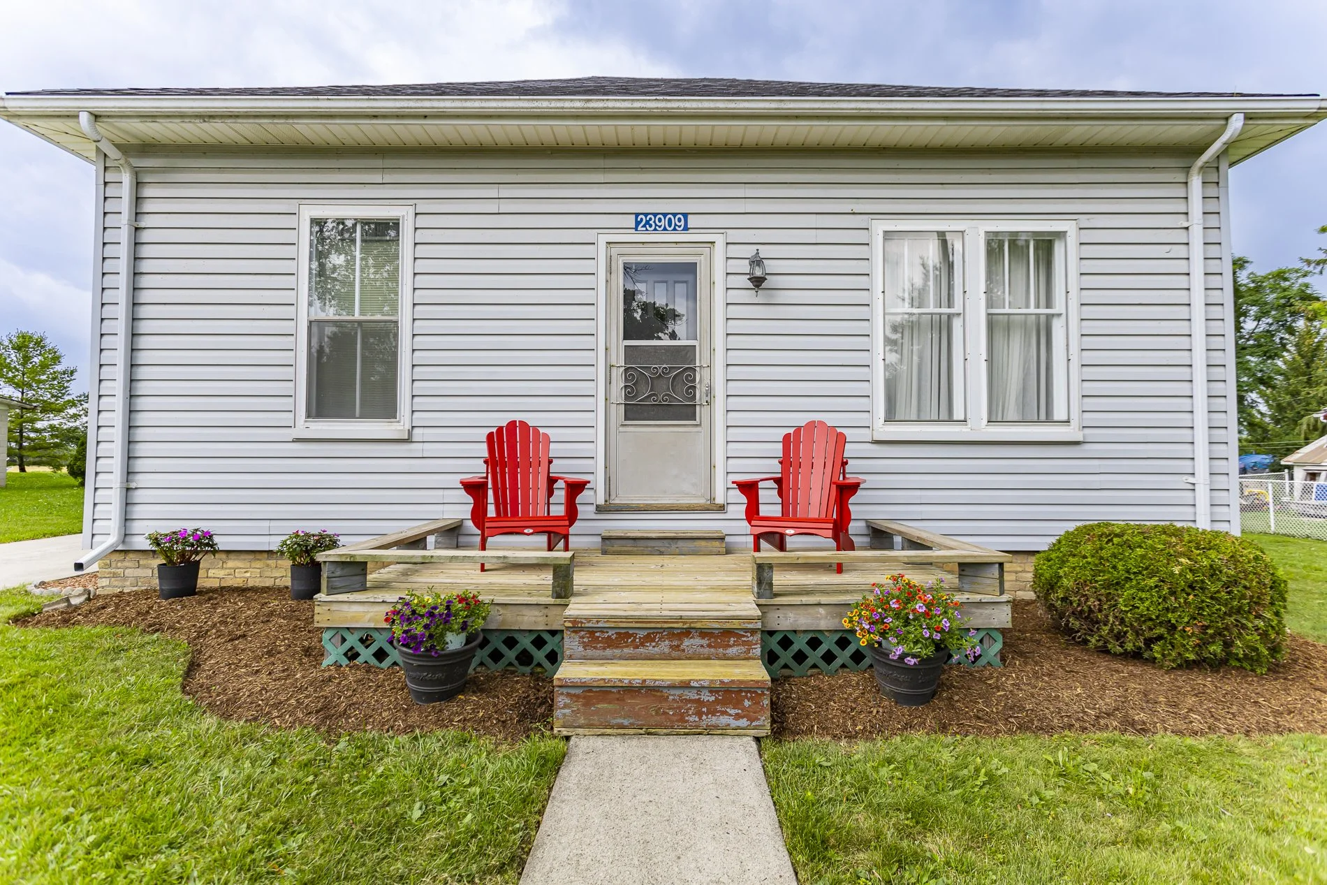 23909 Denfield Rd_04.jpg