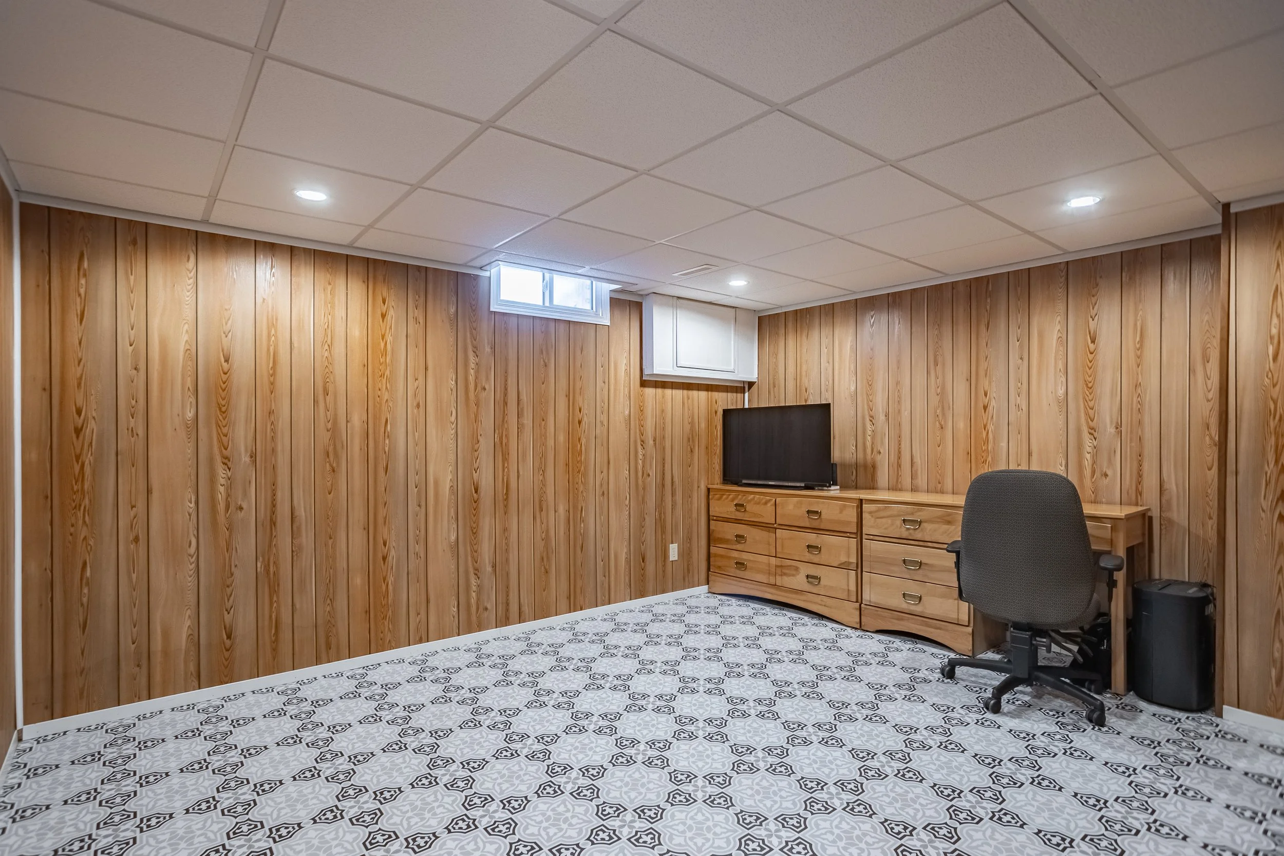 107 Ardsley Cres-27.jpg