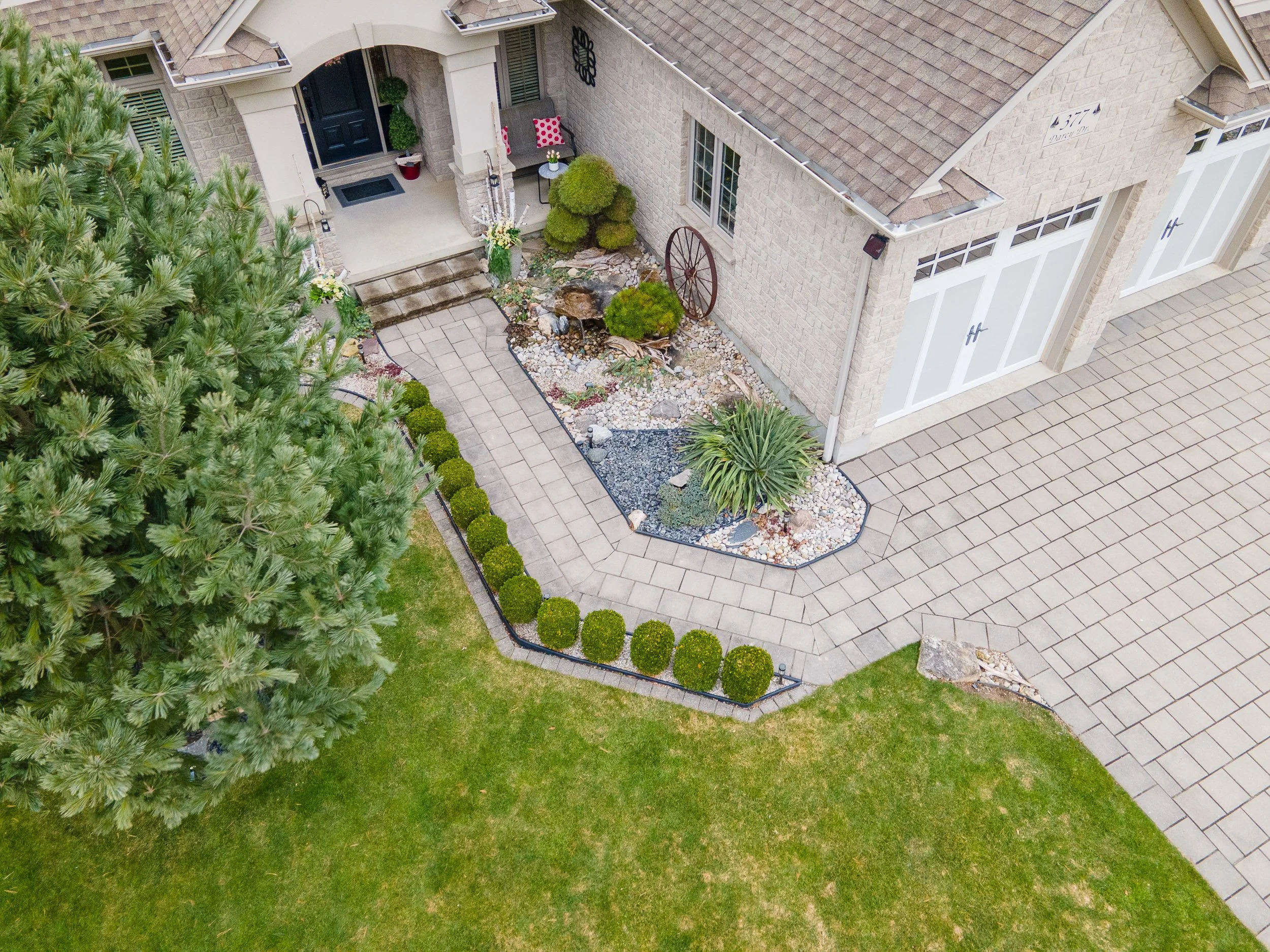 377 Darcy Dr-42.jpg