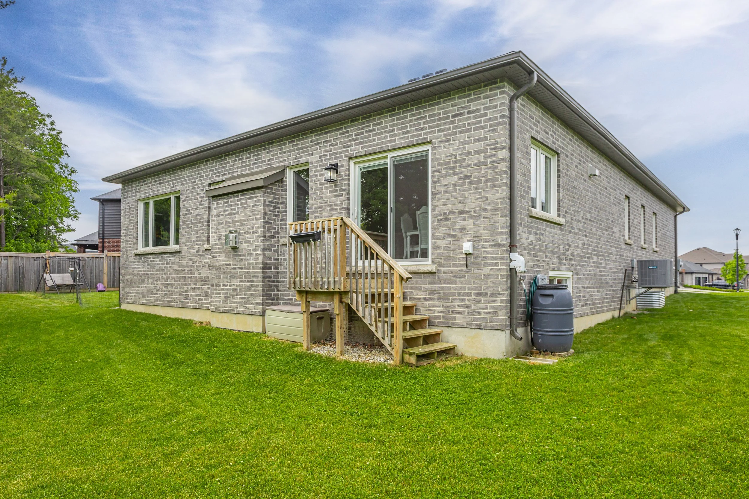 44 Violet Crt -43.jpg