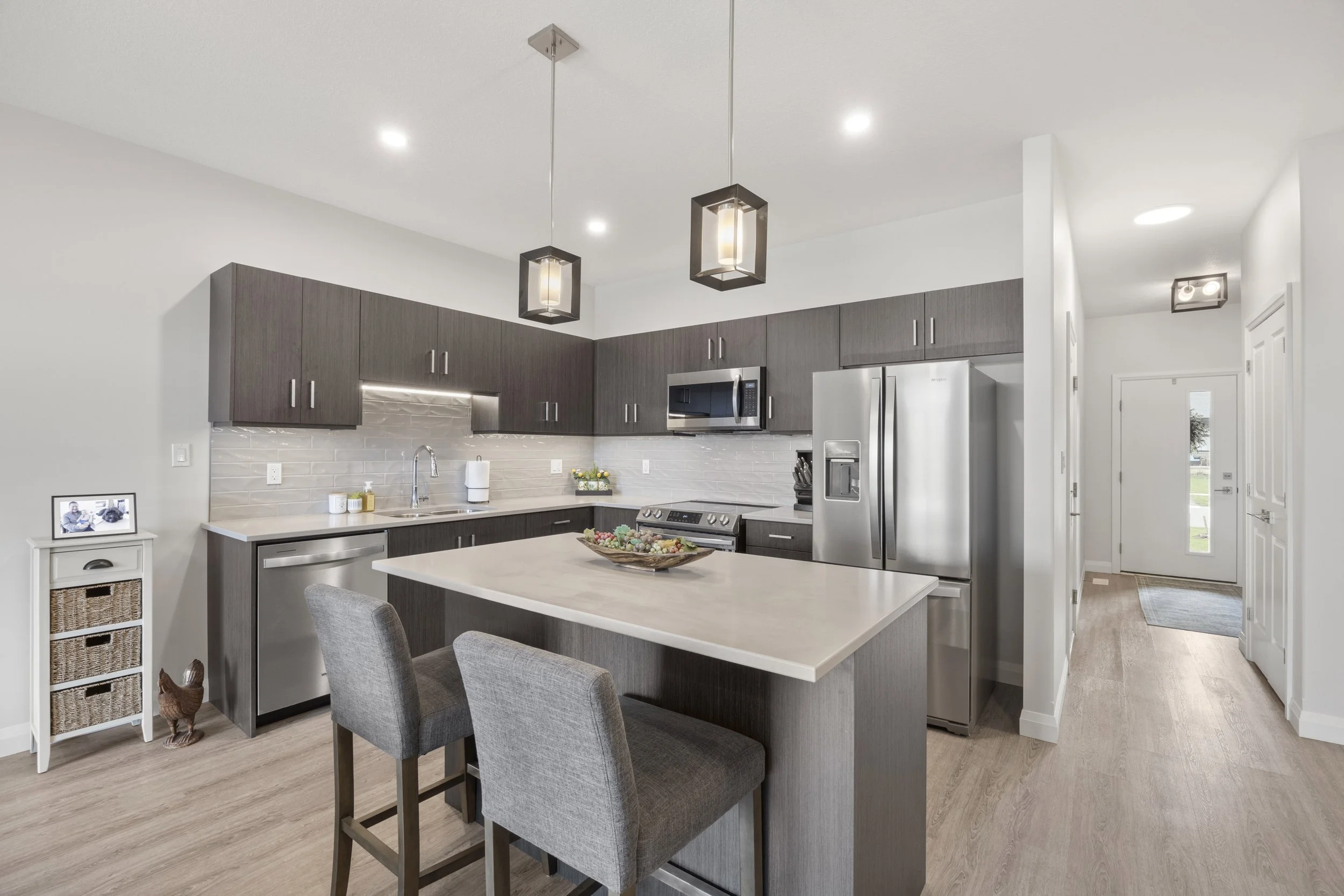 100 Rowe Ave -12.JPG