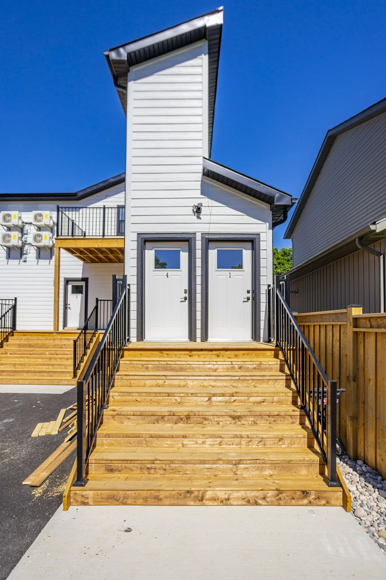 285 William St - Exteriors_15.JPG