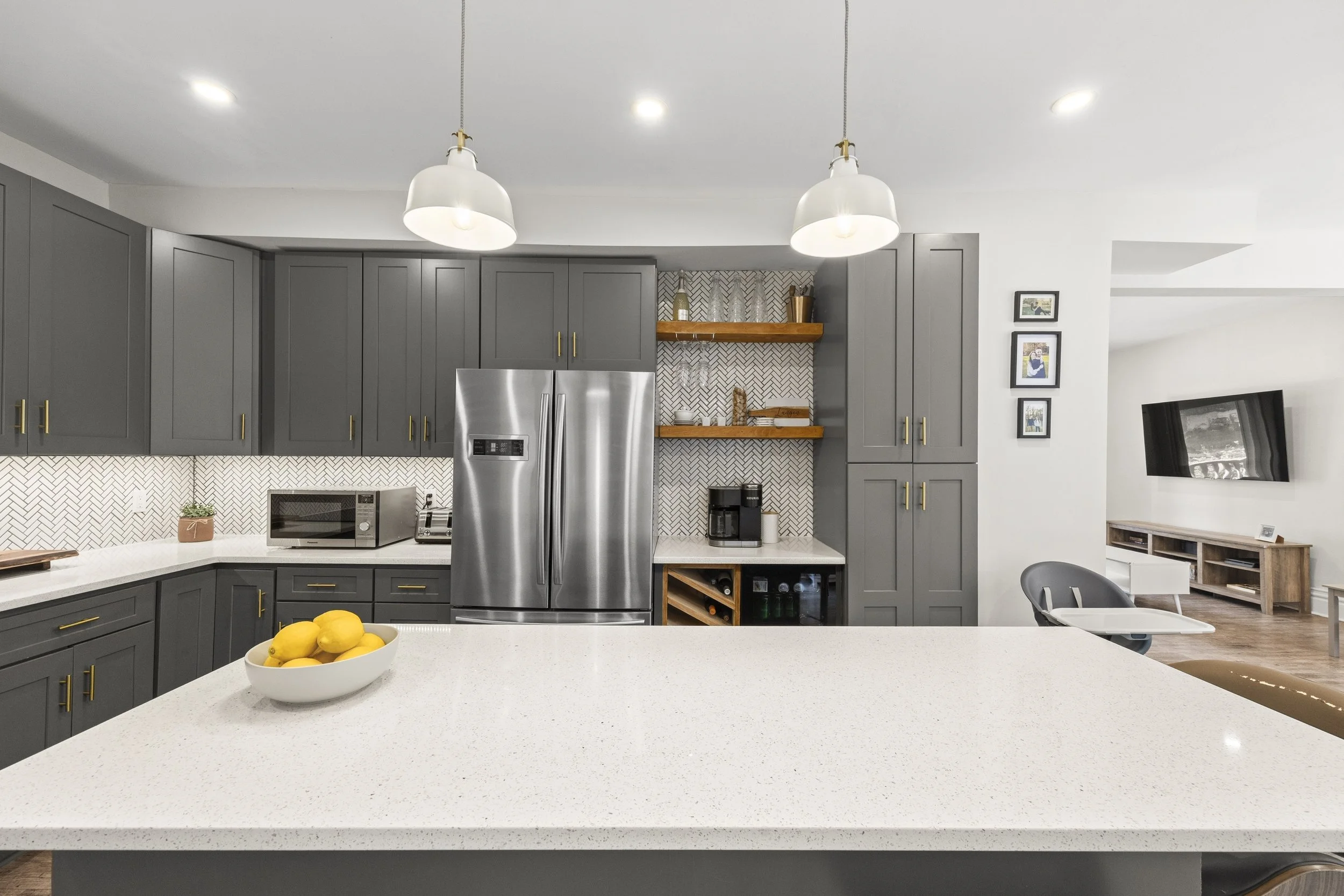152 Wonham St S -18.jpg