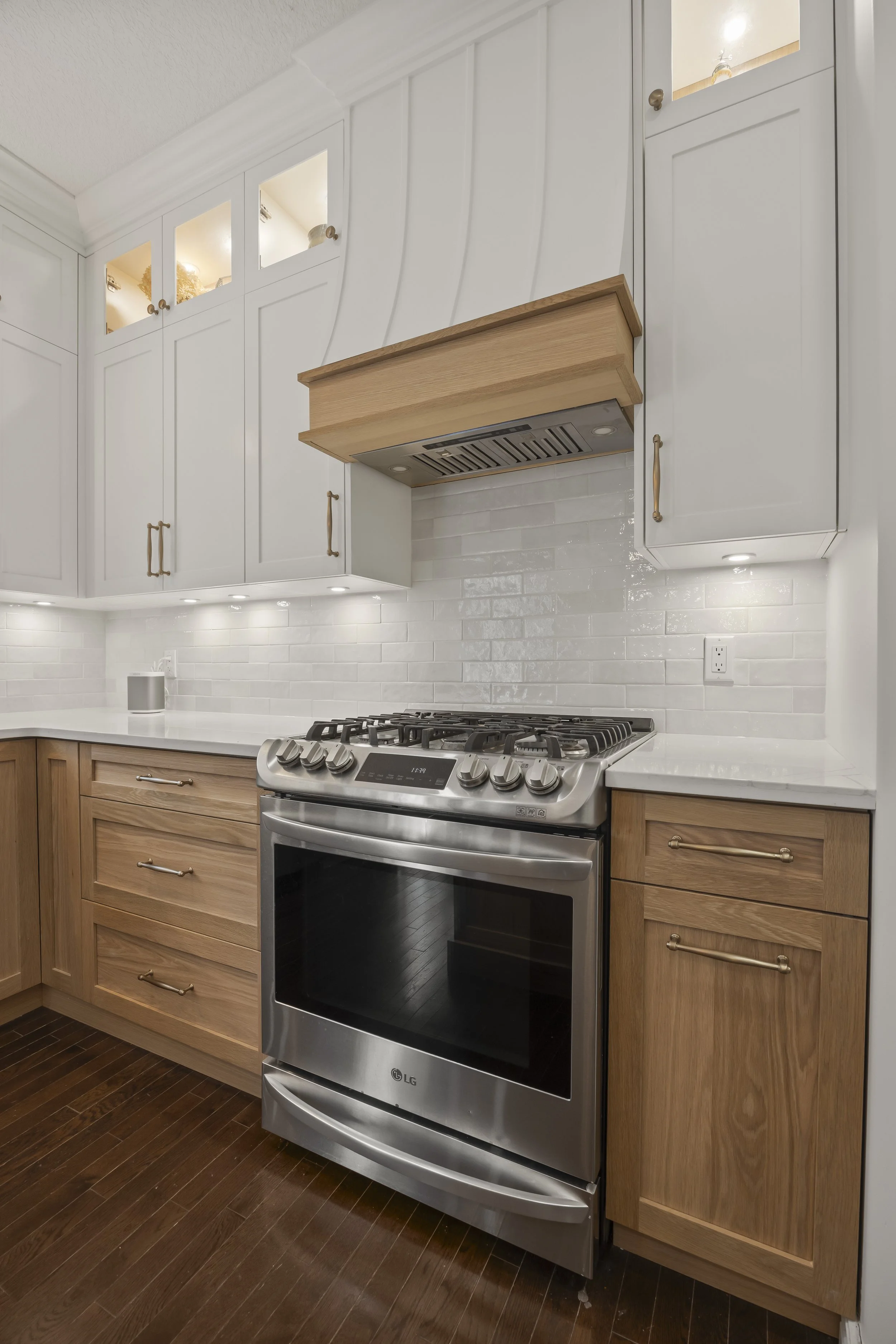 672 Clearwater Cres -12.JPG