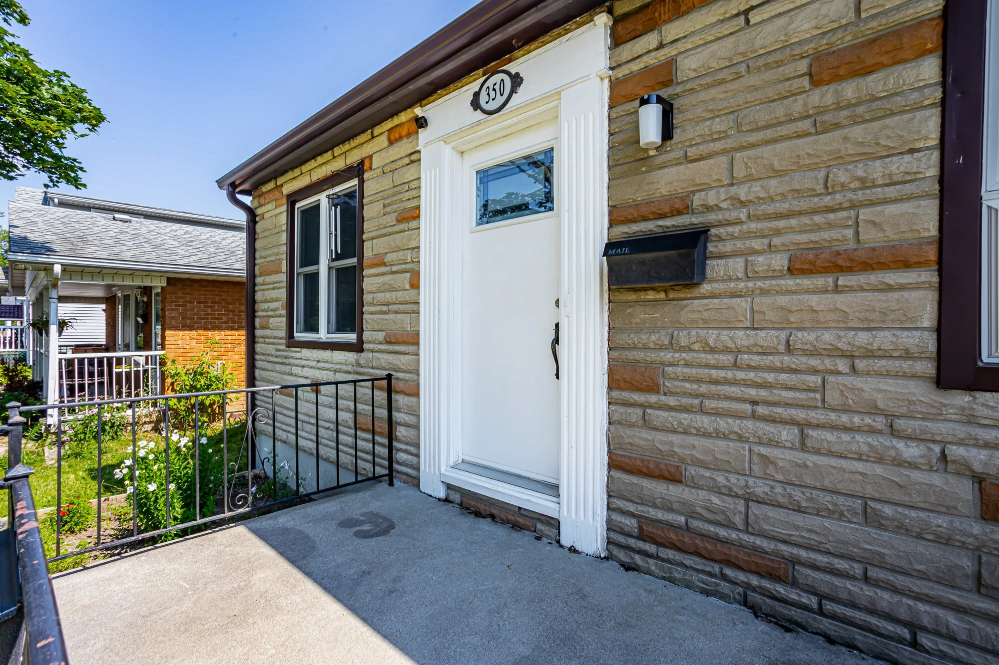 350 Winnipeg Blvd-7.jpg