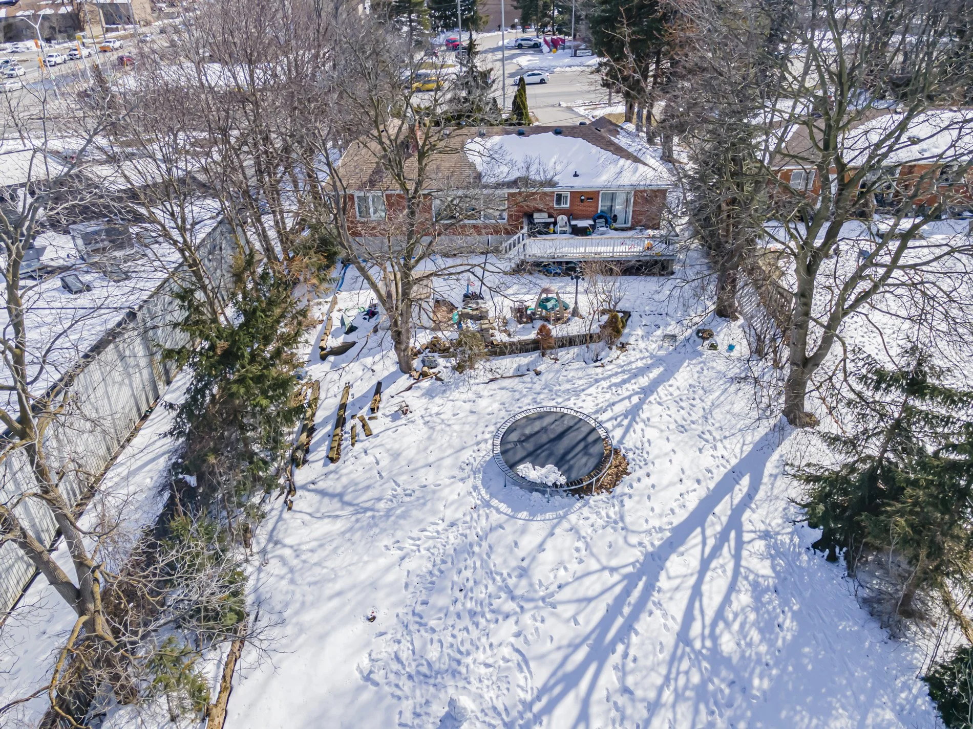 545 Commissioners Rd W_47.JPG