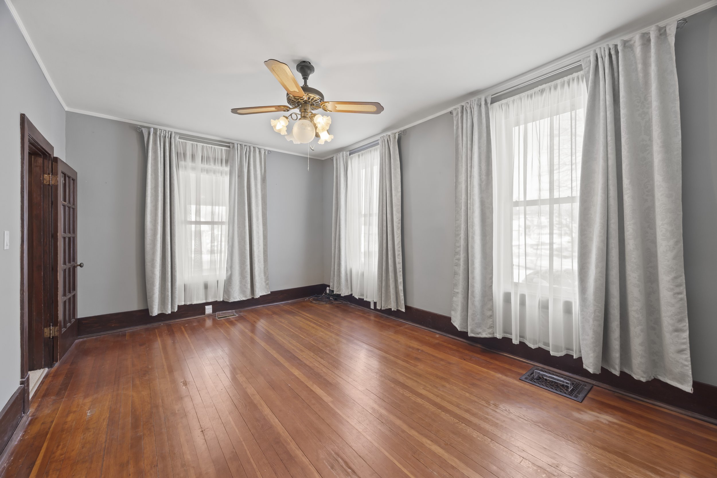 136 Queen St -14.JPG