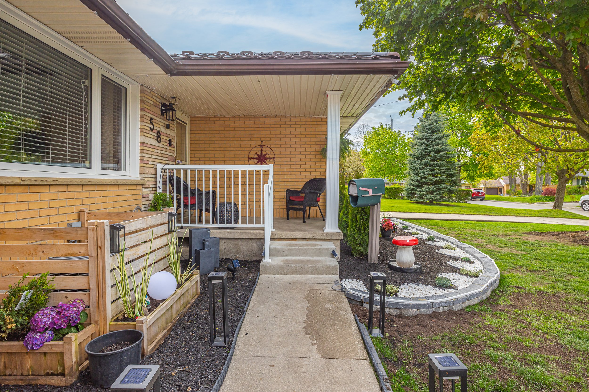 58 Centre Cres-6.jpg