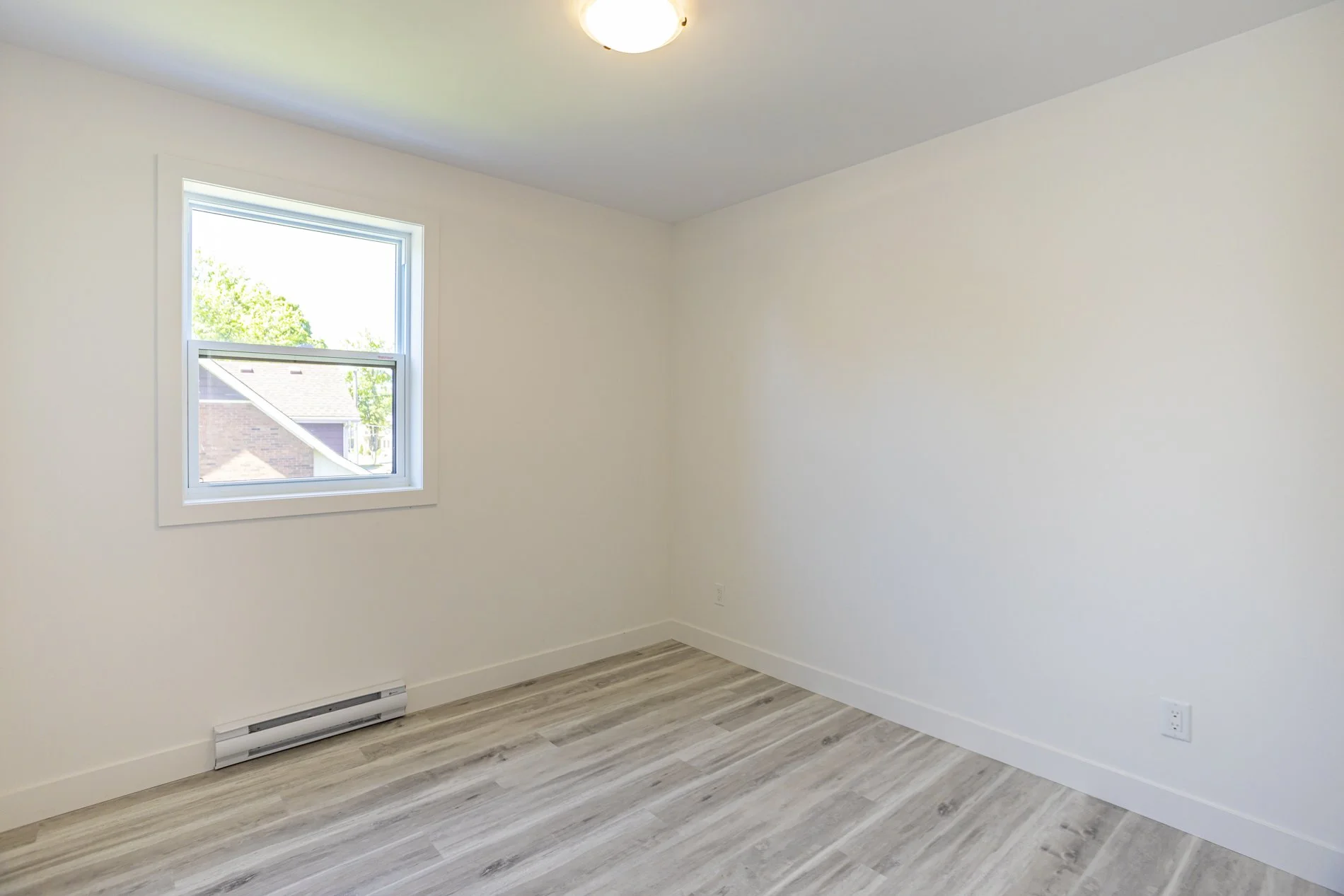 285 William St - Unit 4_09.JPG