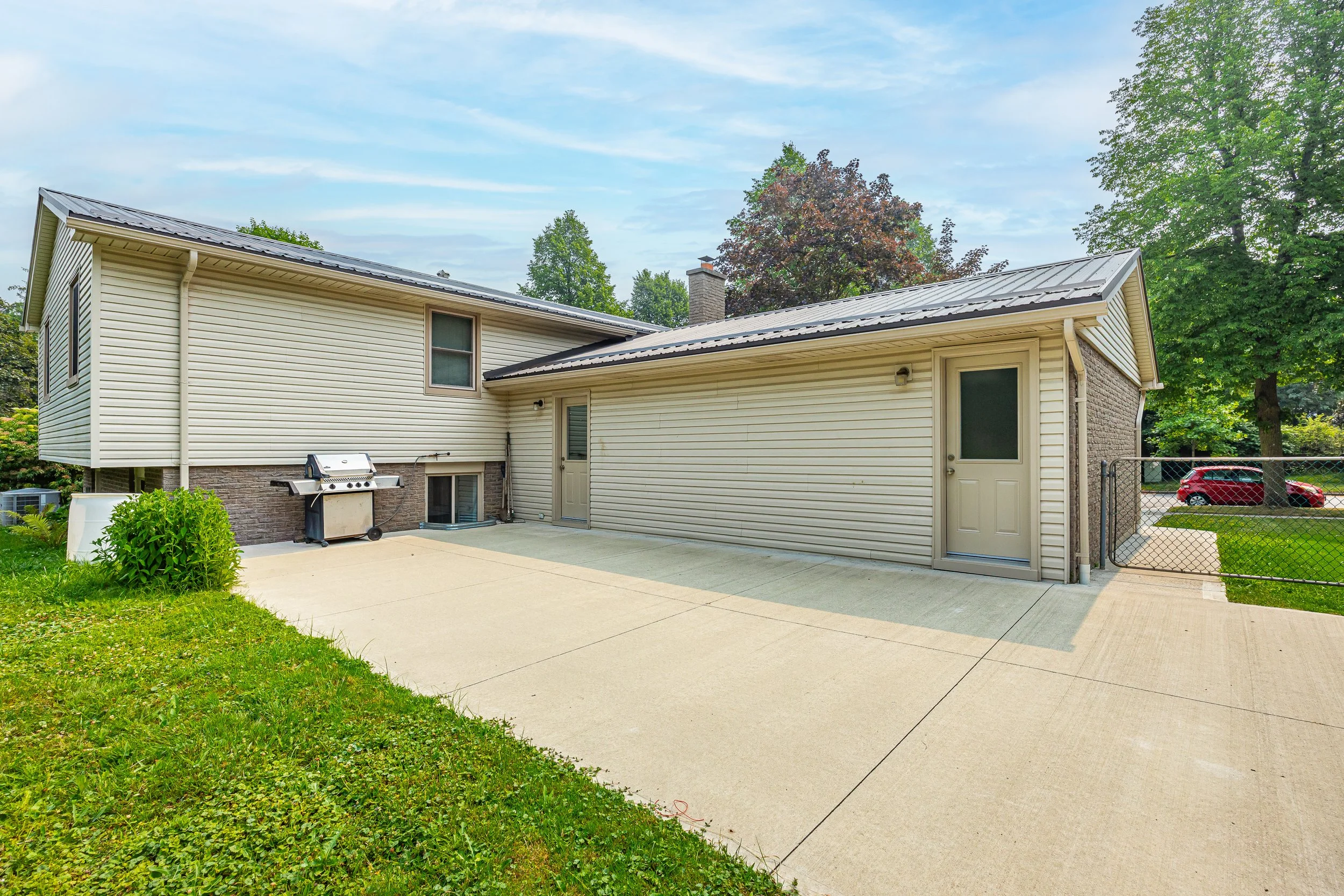 EXT - 708 Village Green Ave-16.jpg
