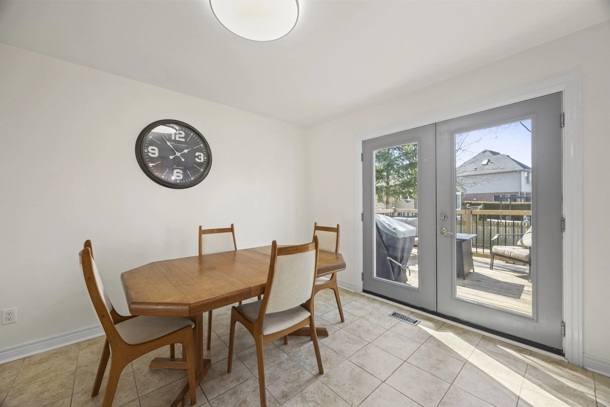 931 Farnham Rd -16.JPG