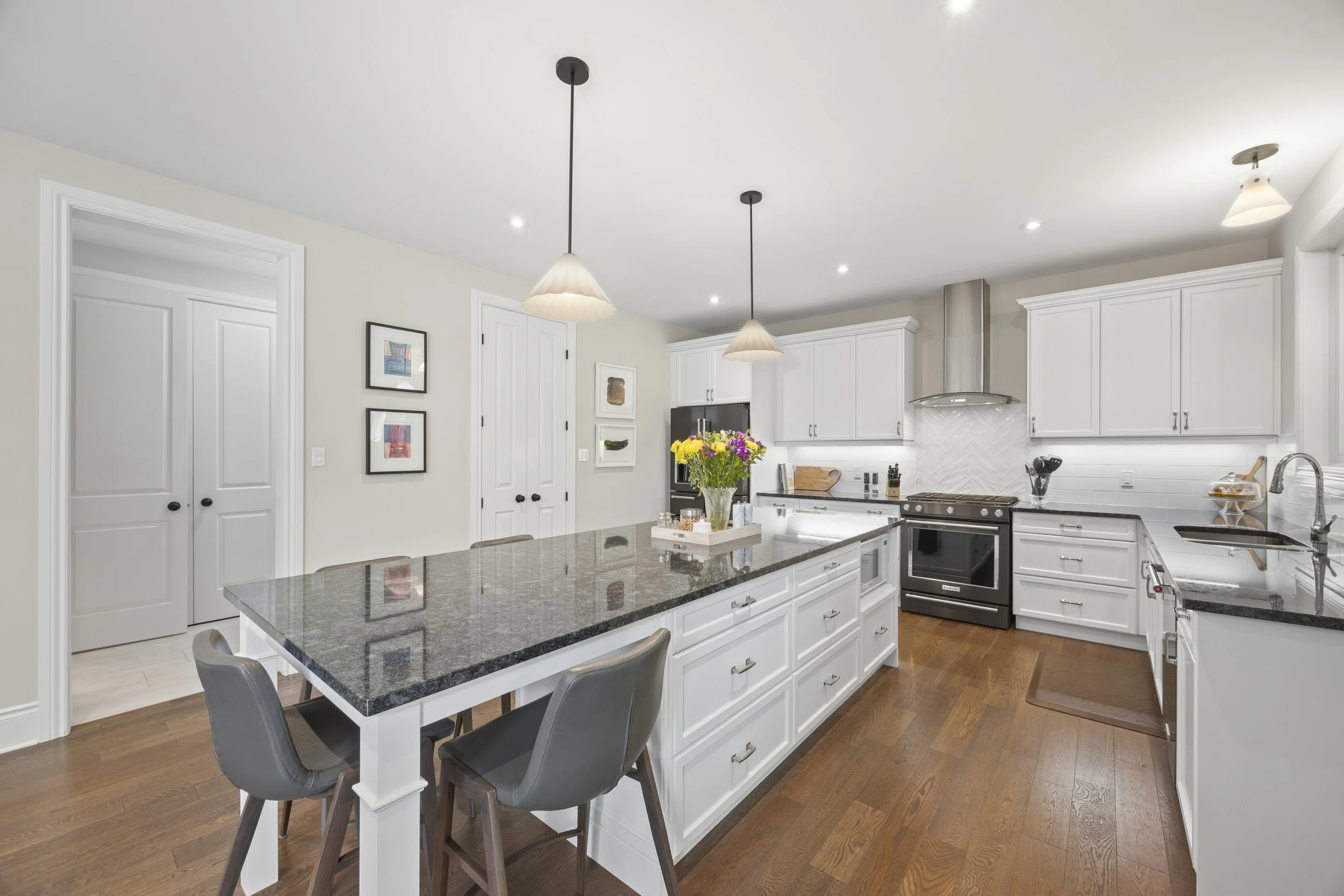 2263 Dauncey Cres -16.JPG