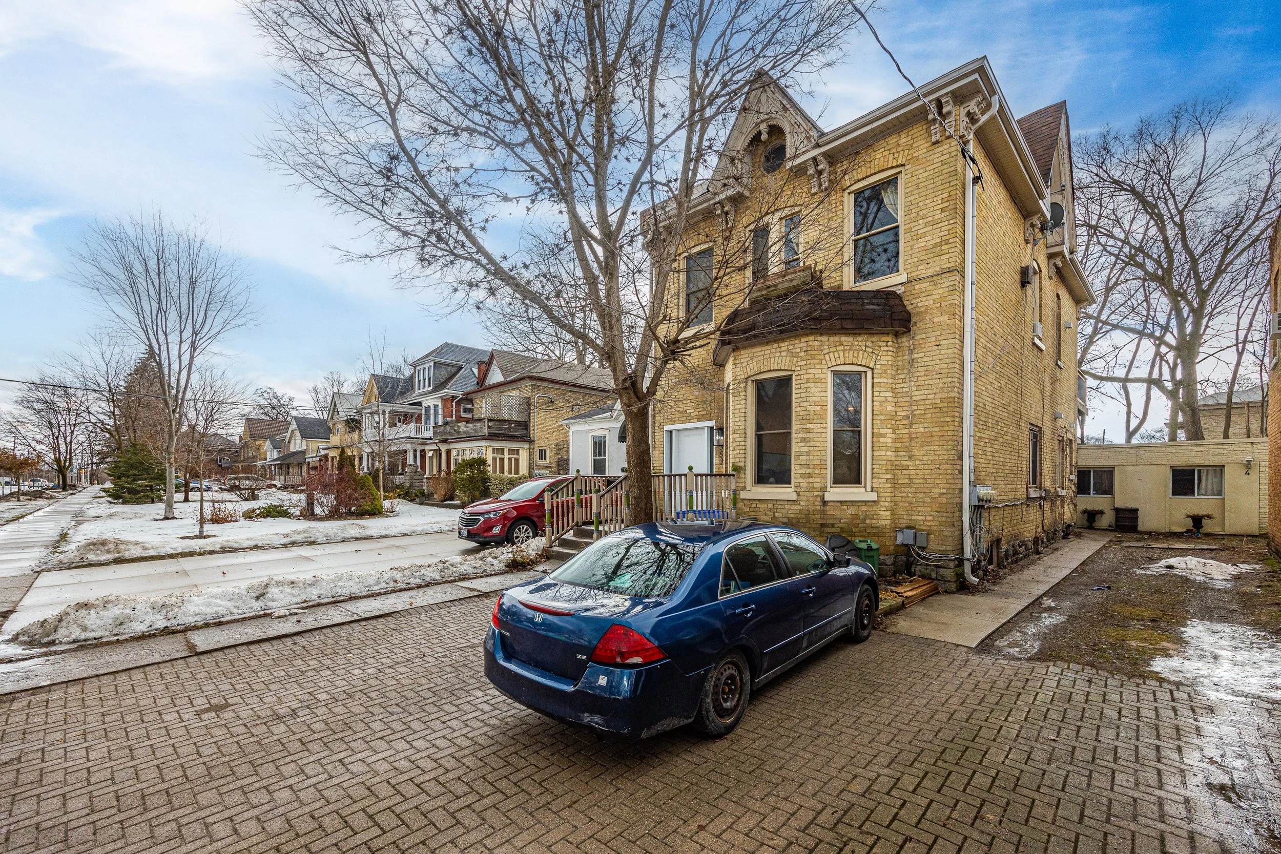 2-353 Central Ave -03.jpg