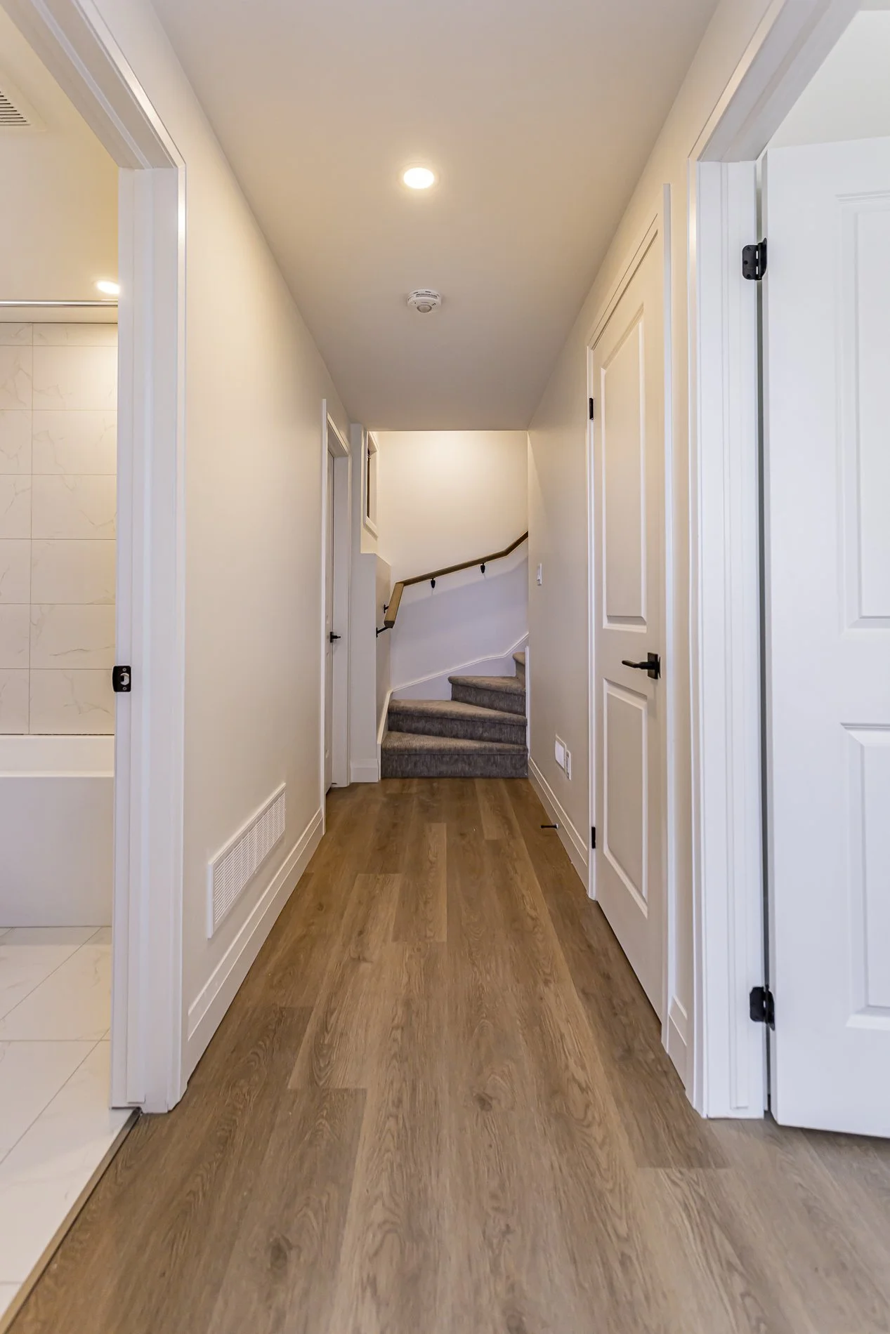 177-3900 Savoy St-Int_19.jpg