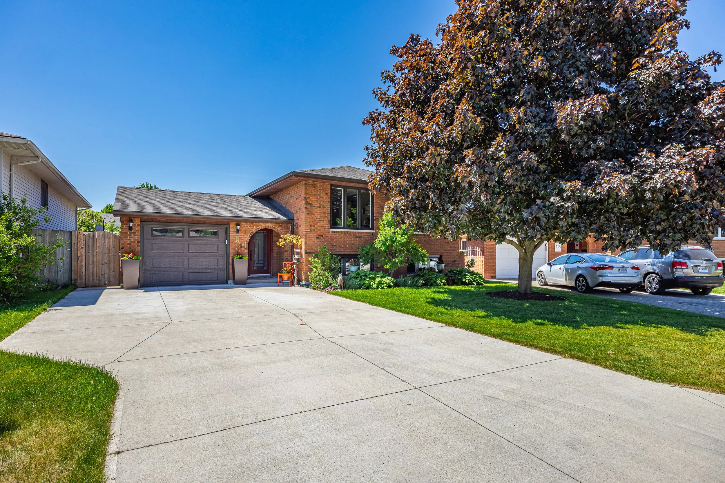11 Brennan Dr -01.jpg