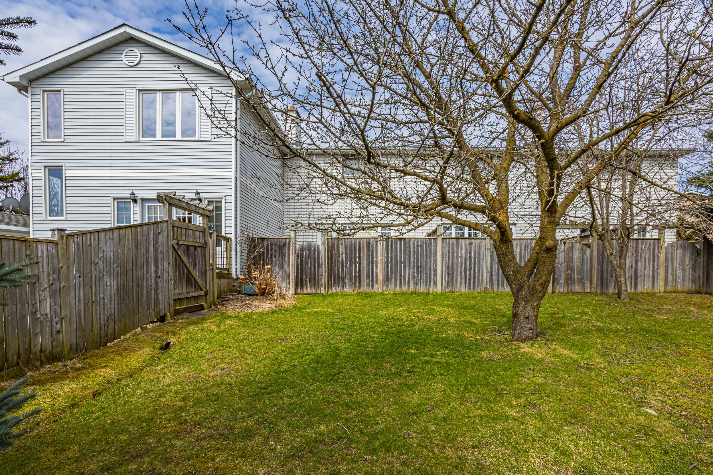 216 Homestead Cres-36.jpg