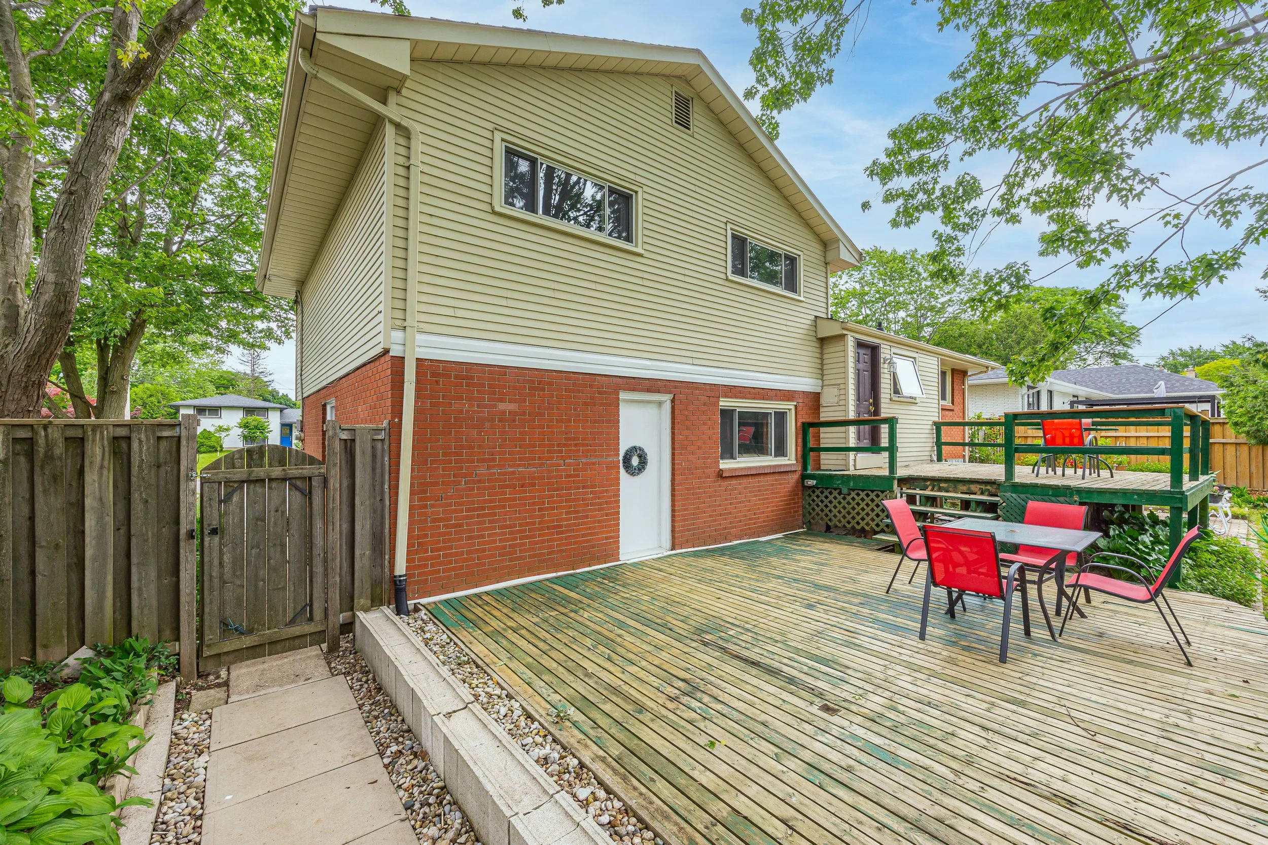 580 Salway St -39.jpg