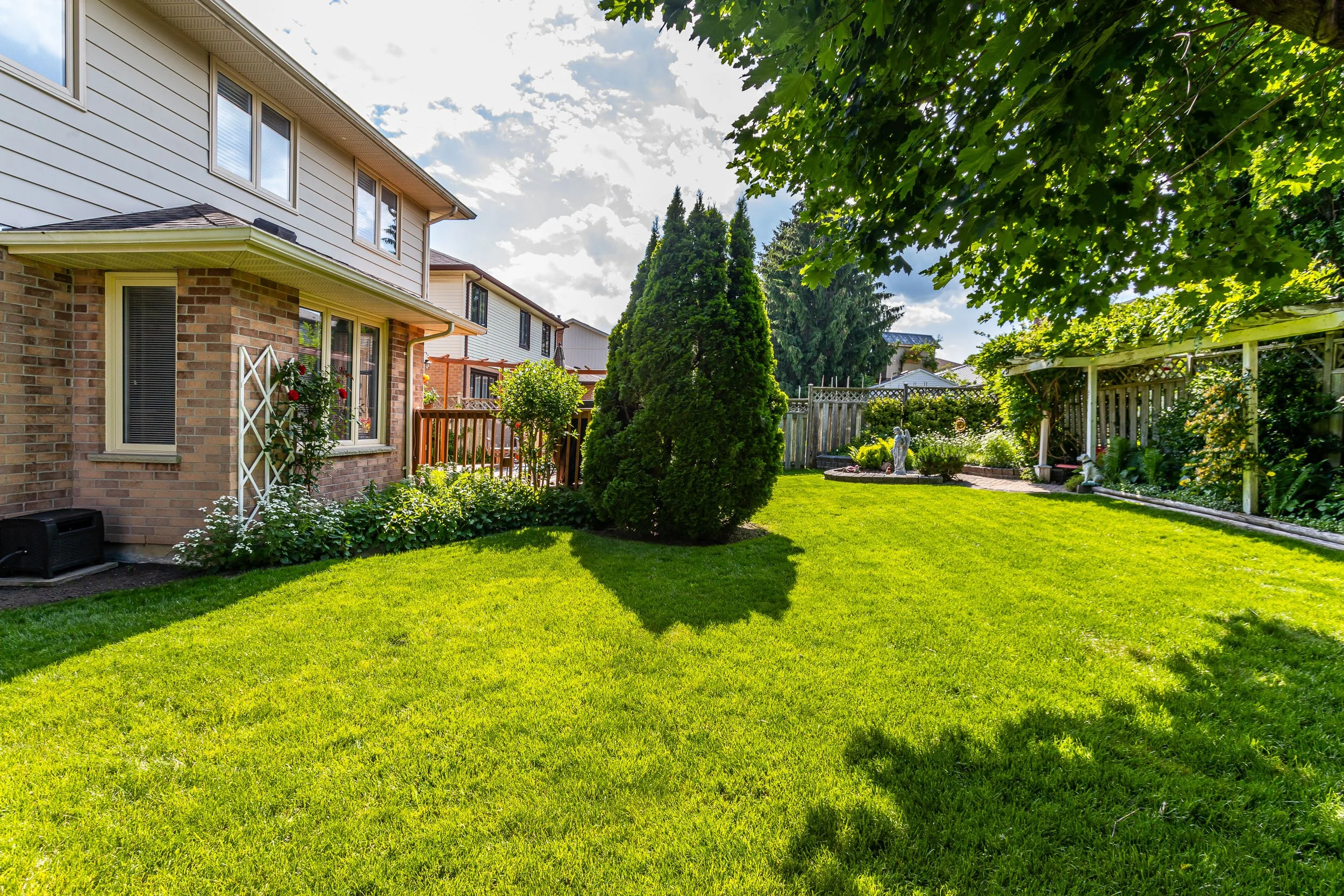 95 Mountainview Cres-41.jpg