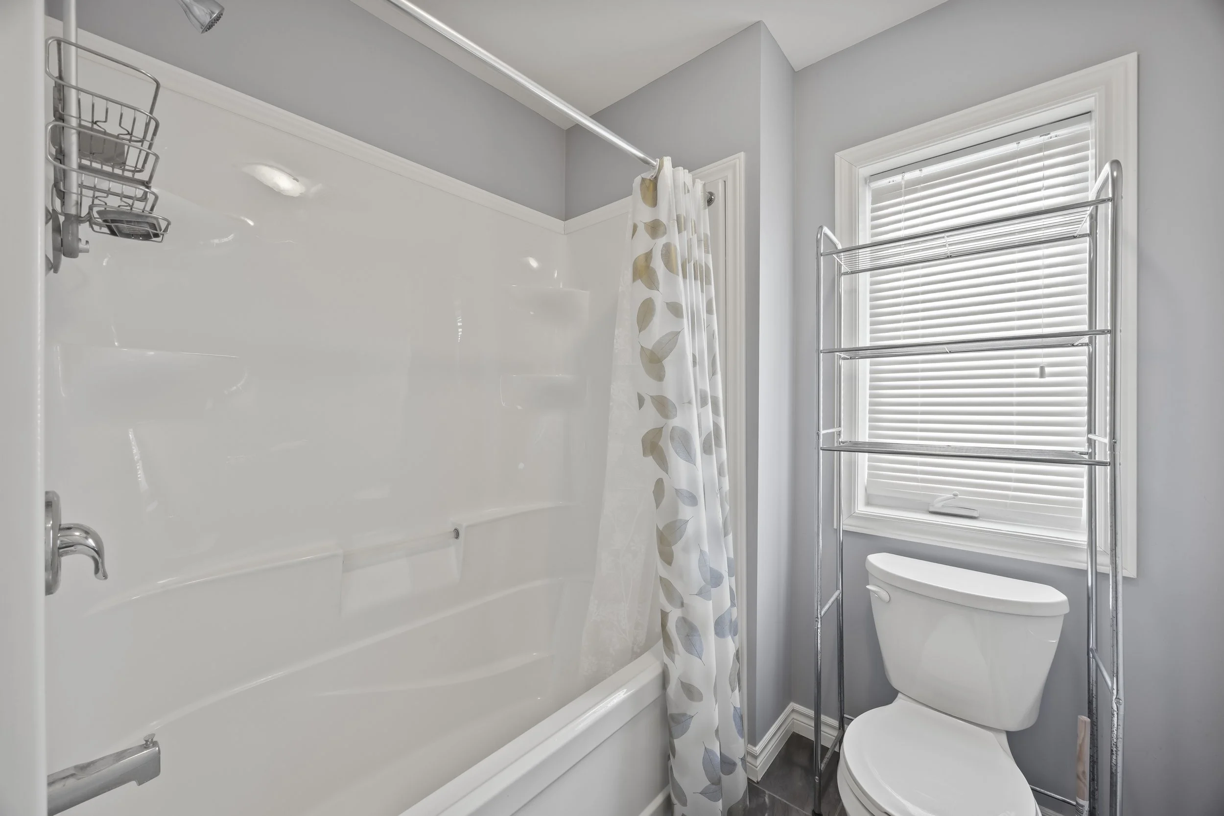 471 Sophia Cres -35.JPG